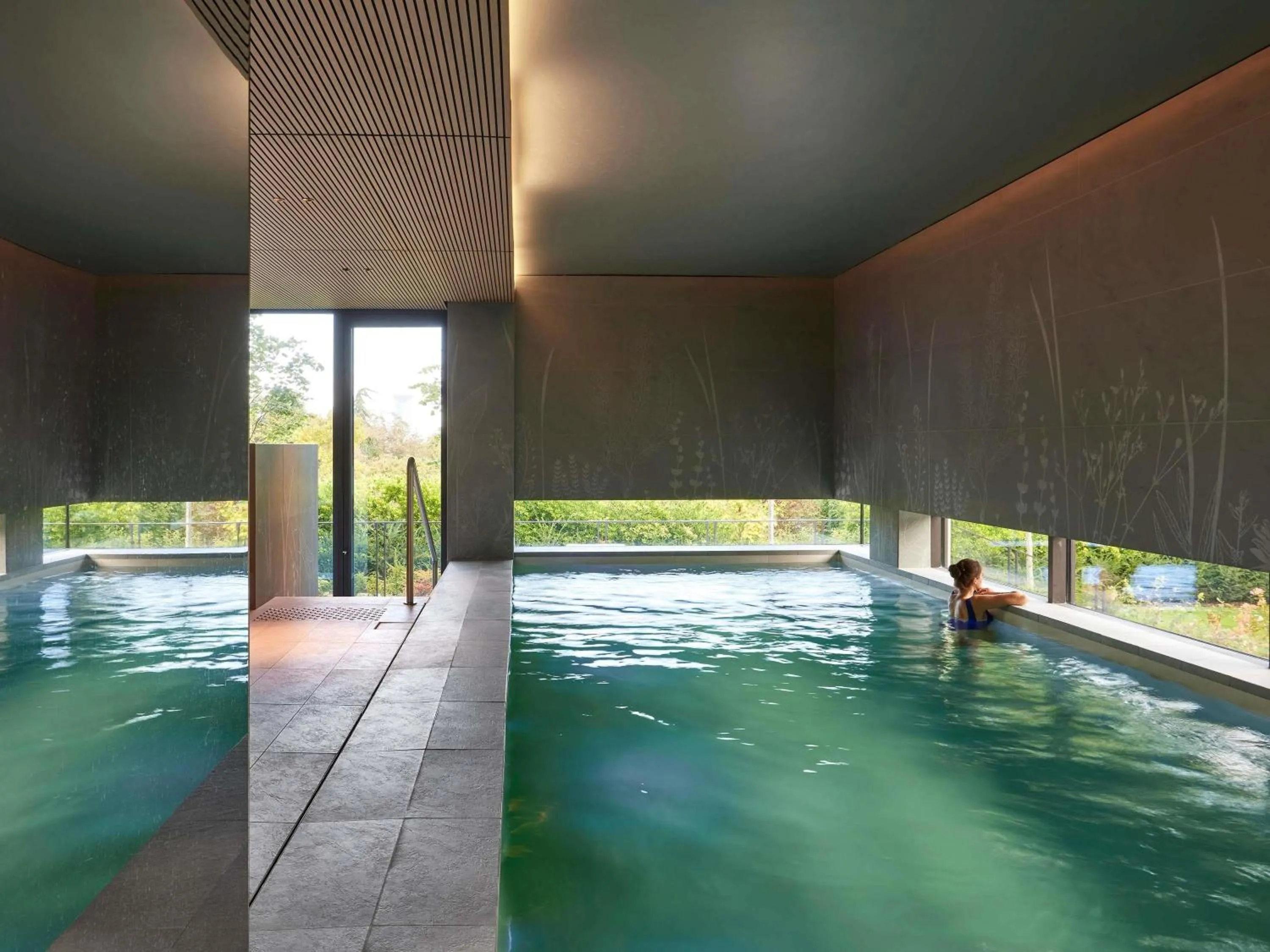 Pool view in Domaine de la Reine Margot Paris-Issy - MGallery Collection