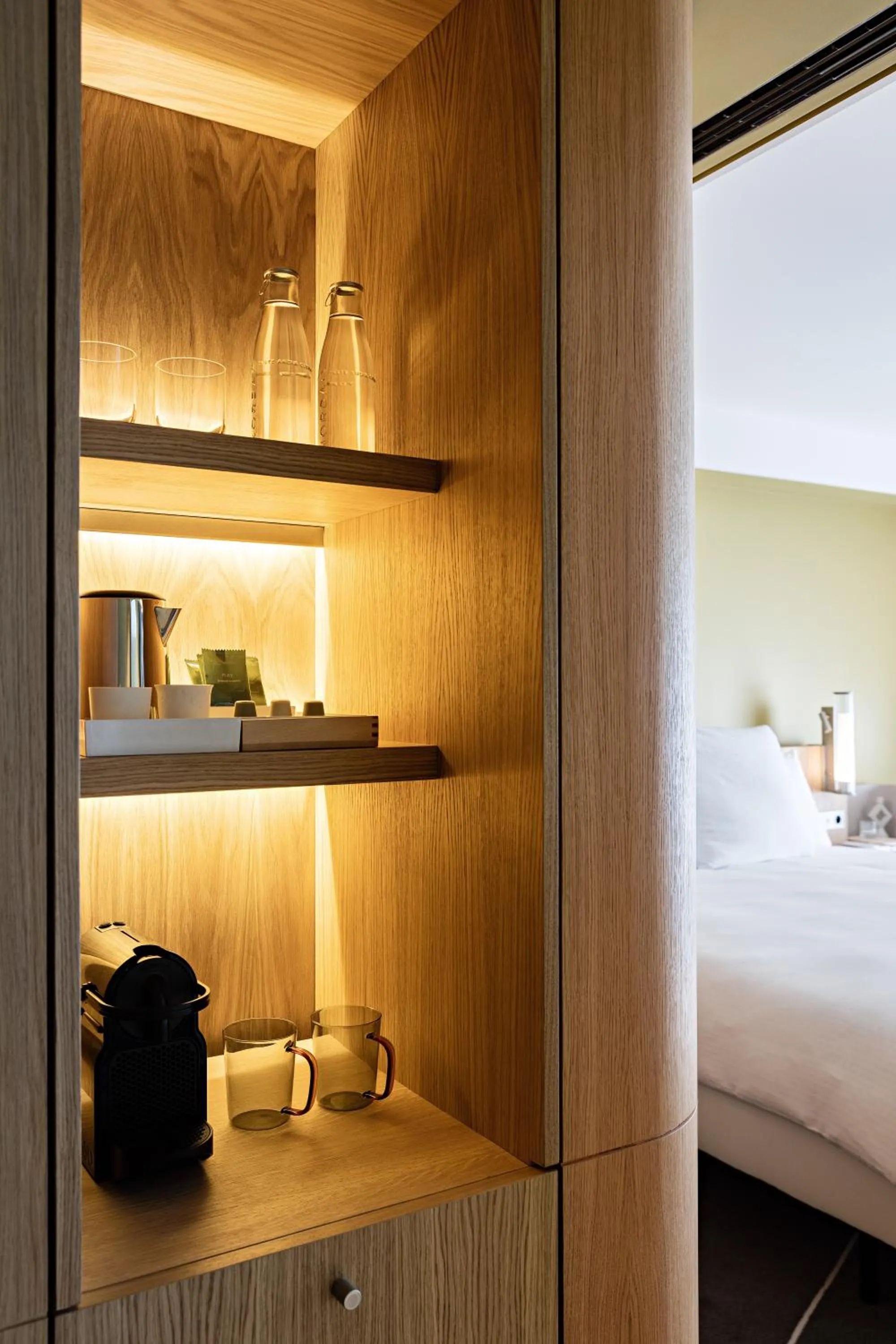 Coffee/tea facilities, Bed in Domaine de la Reine Margot Paris-Issy - MGallery Collection