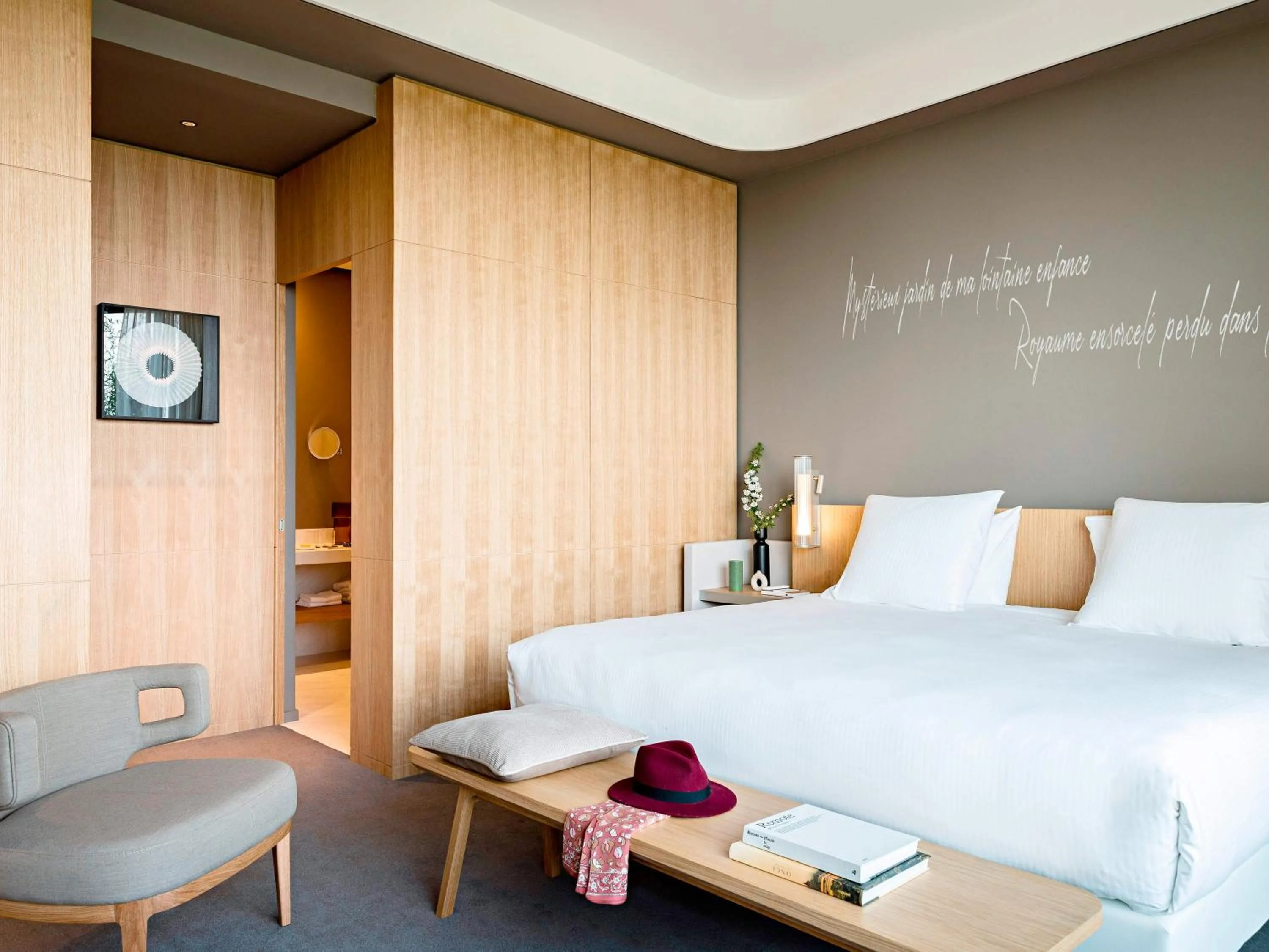 Bed in Domaine de la Reine Margot Paris-Issy - MGallery Collection