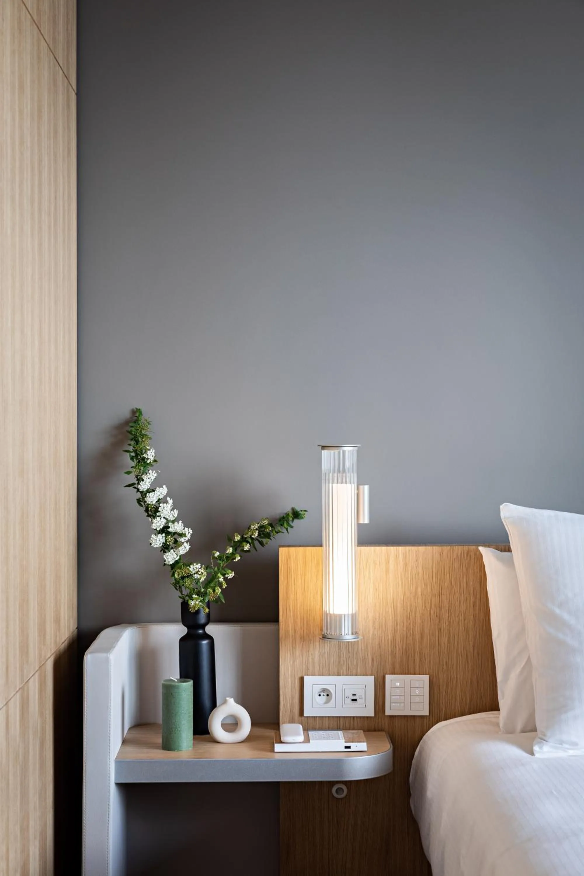 Bedroom, Bed in Domaine de la Reine Margot Paris-Issy - MGallery Collection