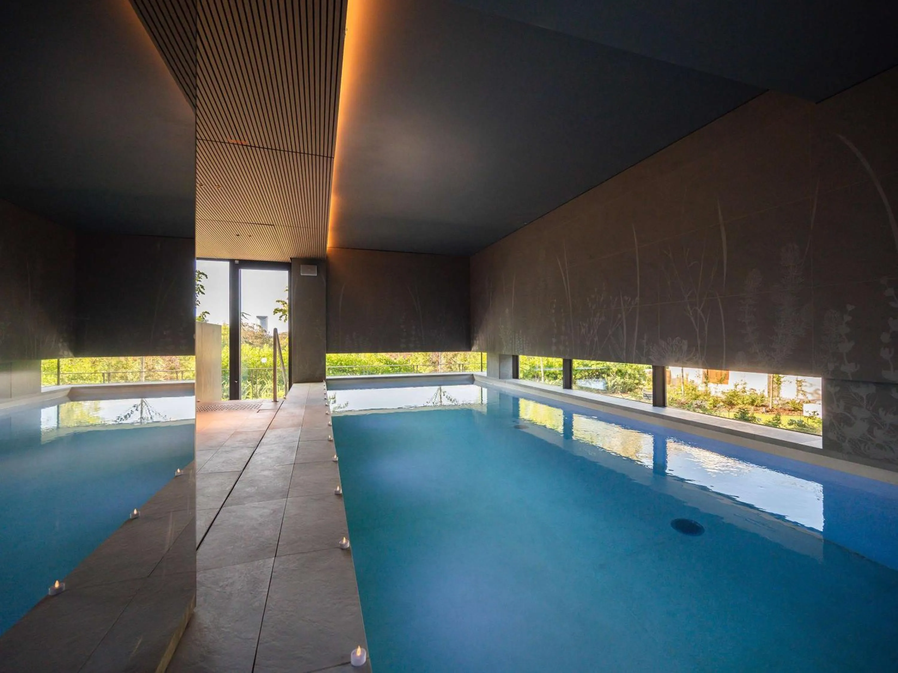 Pool view in Domaine de la Reine Margot Paris-Issy - MGallery Collection