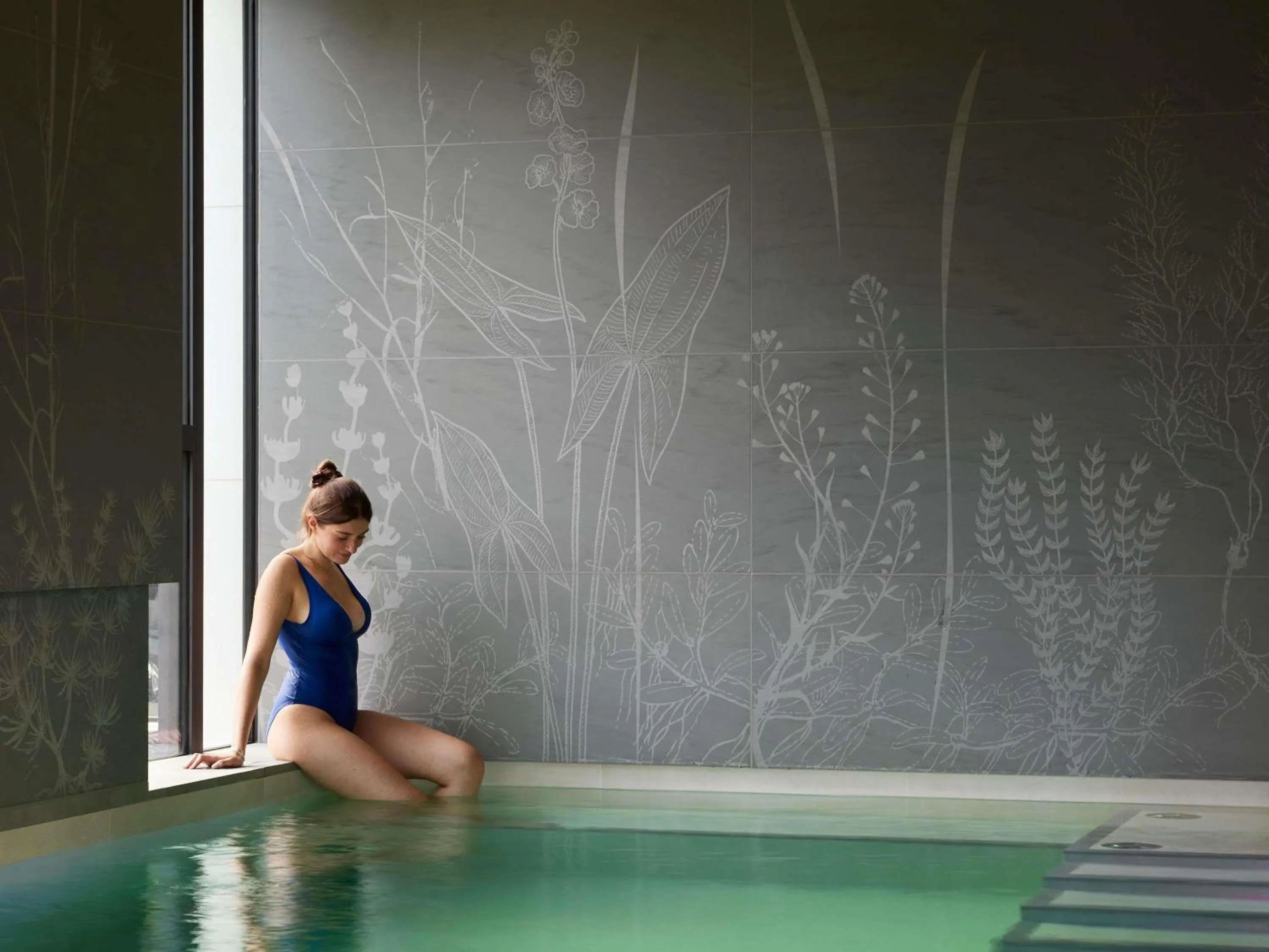 Pool view in Domaine de la Reine Margot Paris-Issy - MGallery Collection