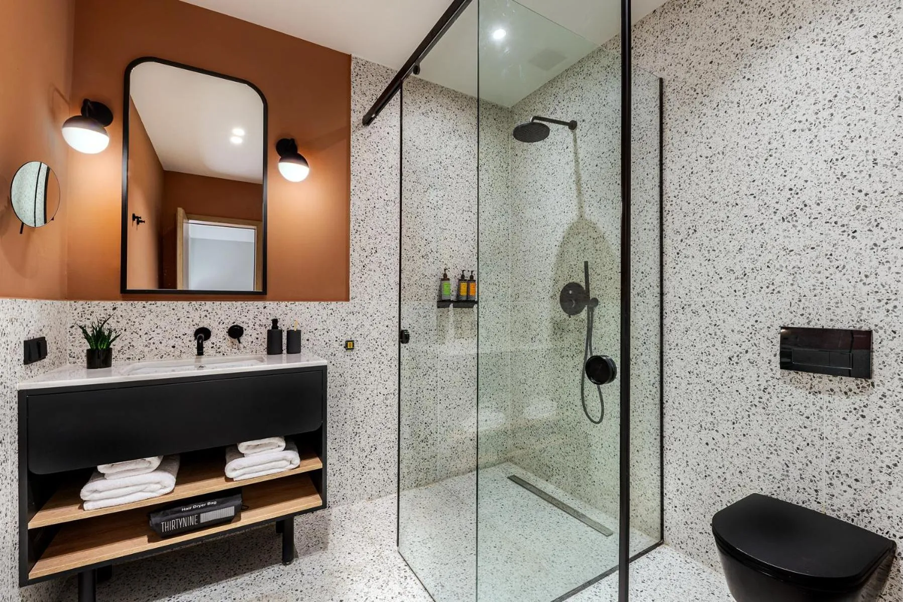 Shower in Thirtynine Urban Stay