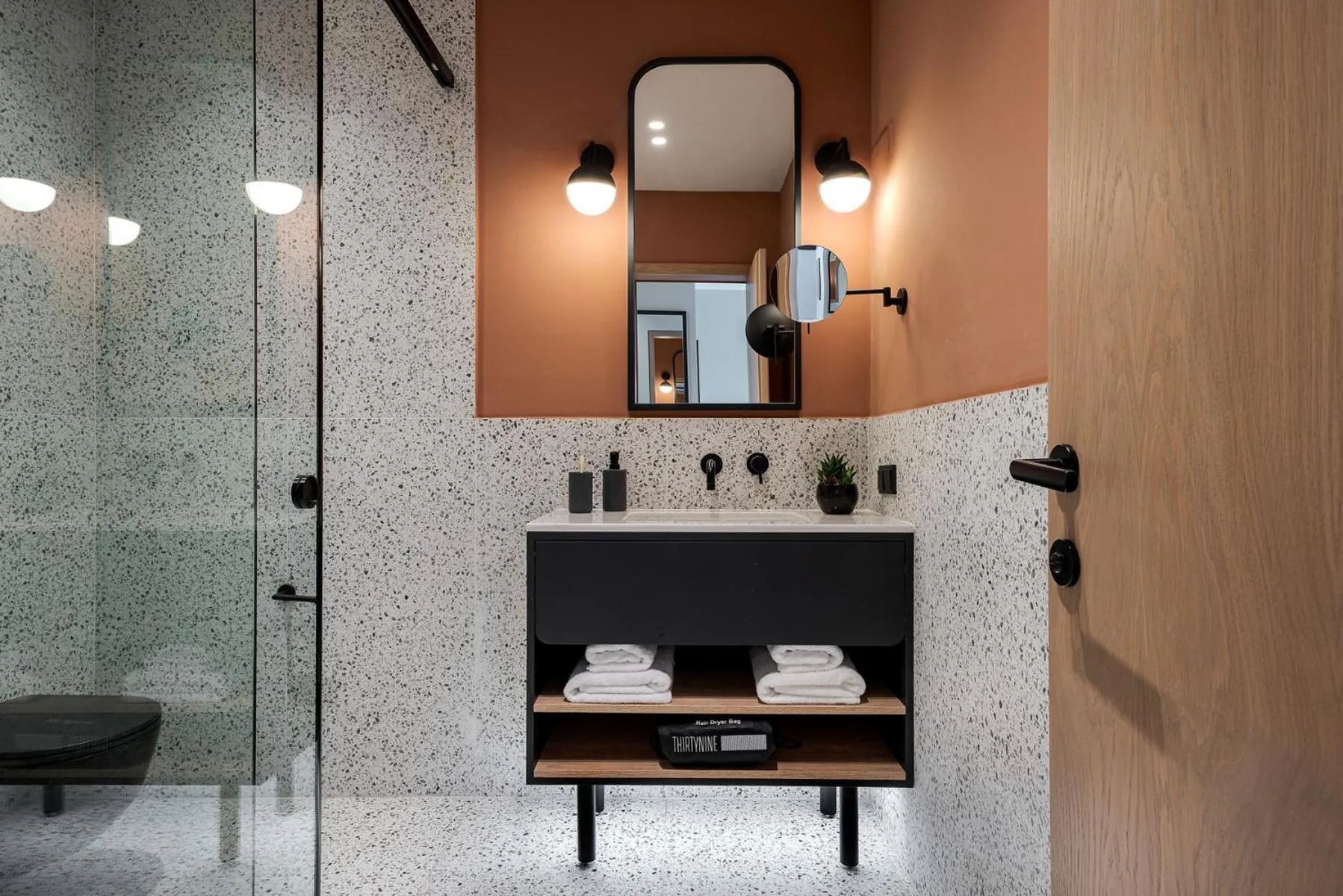 Shower in Thirtynine Urban Stay