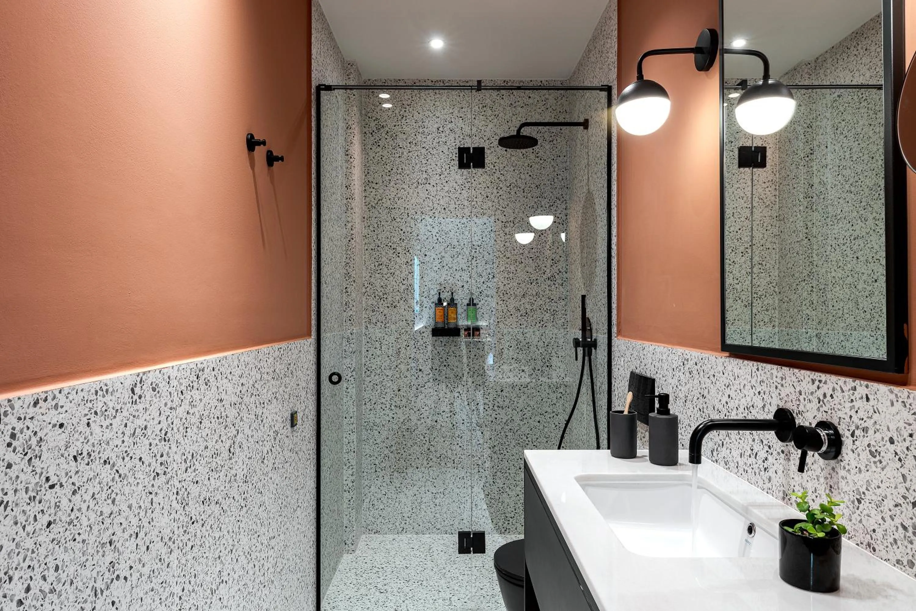 Shower in Thirtynine Urban Stay