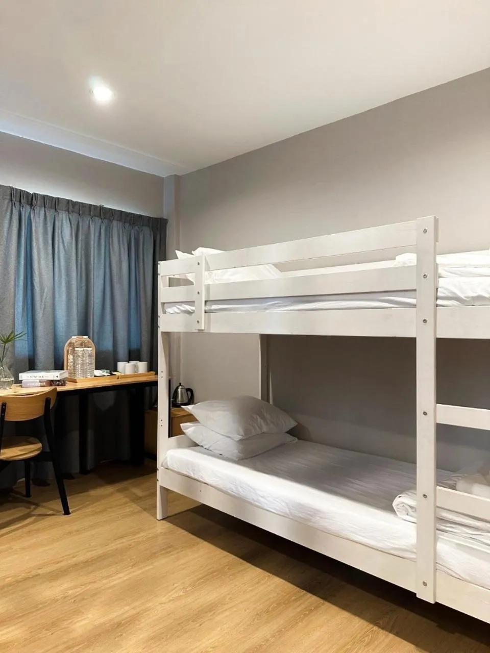 bunk bed, Bed in Kinnotel