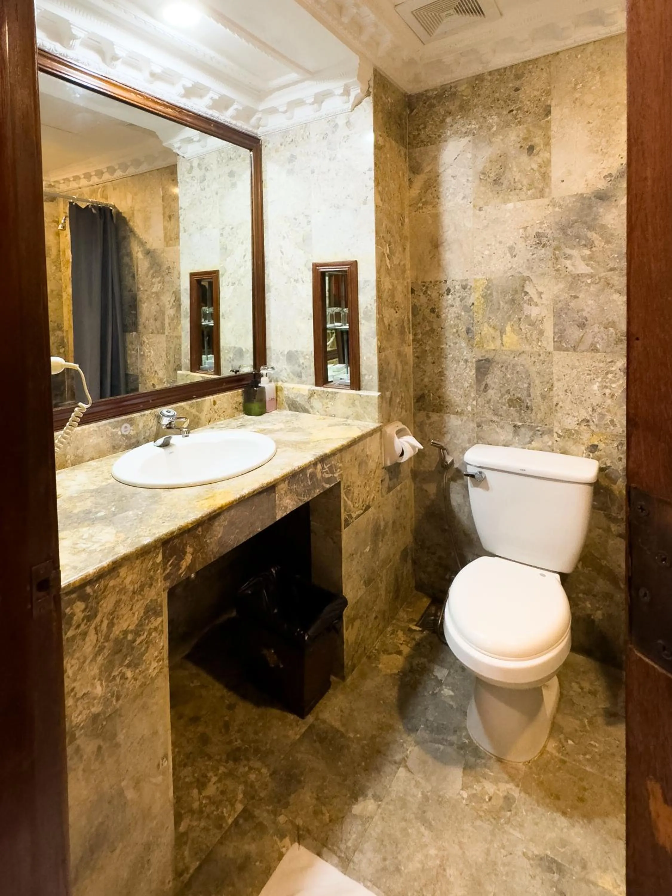 Bathroom in Angkor Land Urban Boutique