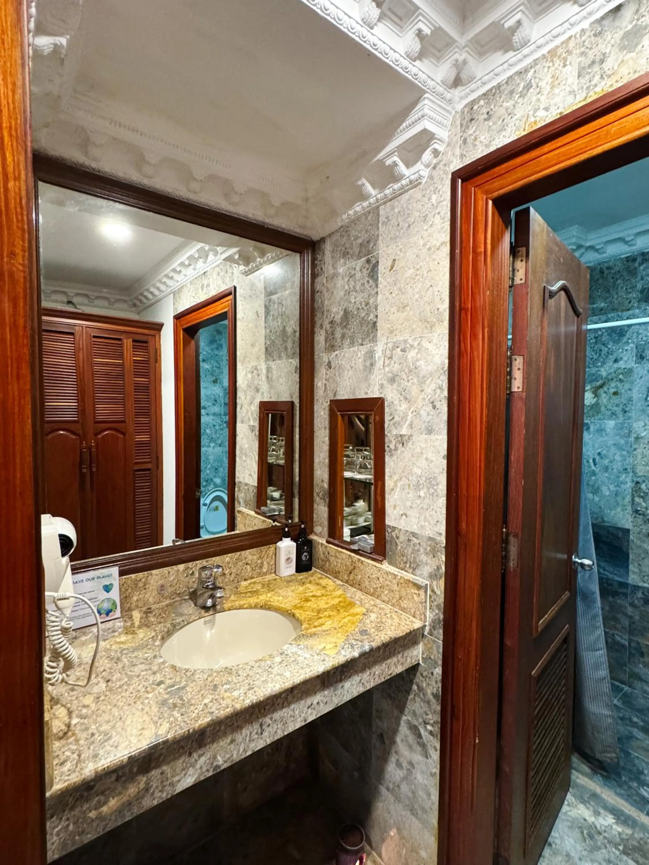 Bathroom in Angkor Land Urban Boutique