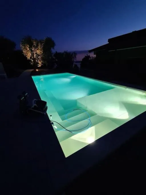 Villa Malù - APT Luisa Piscina e vista lago