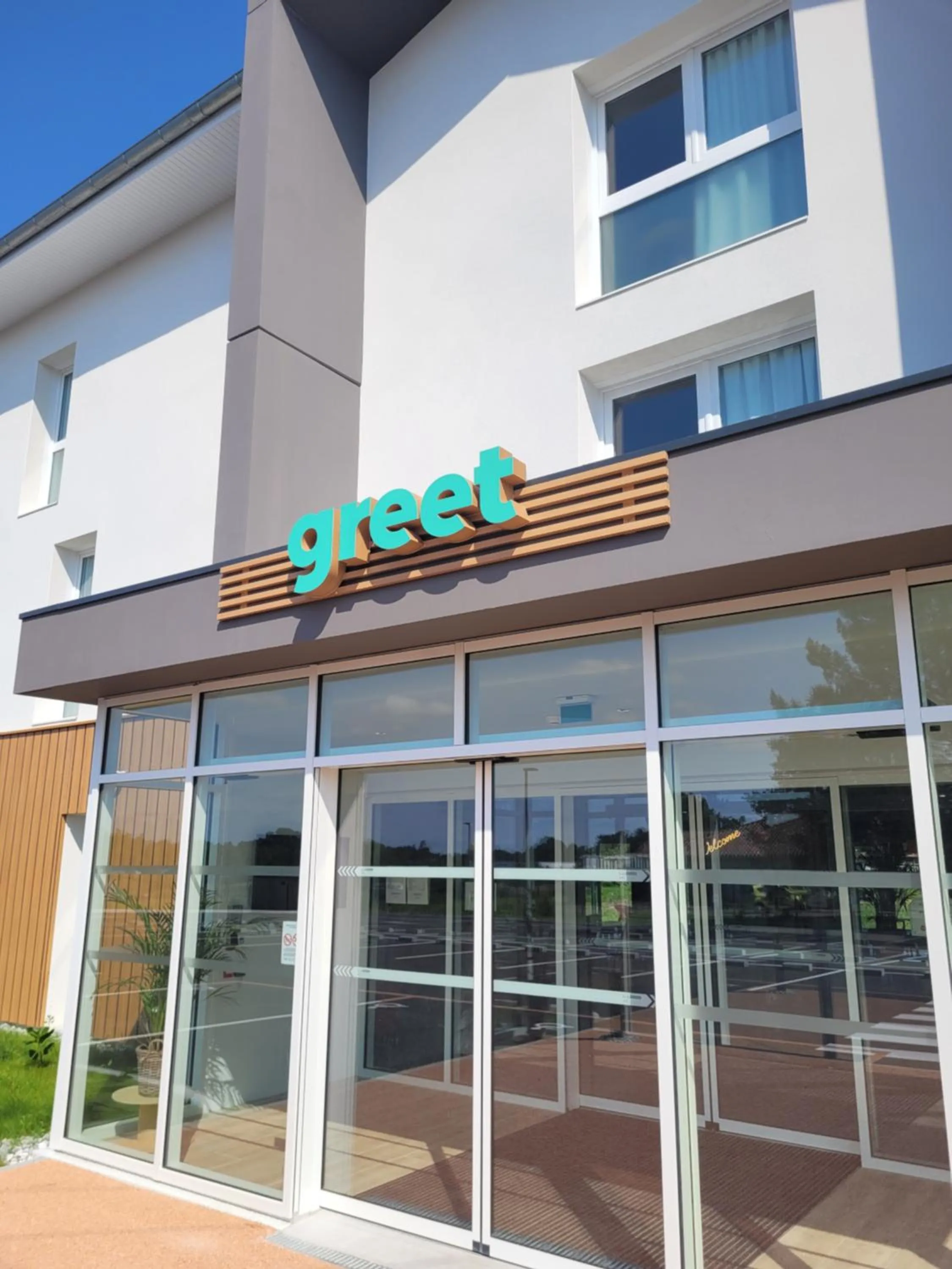 Property building in greet hotel Castets Coeur des Landes