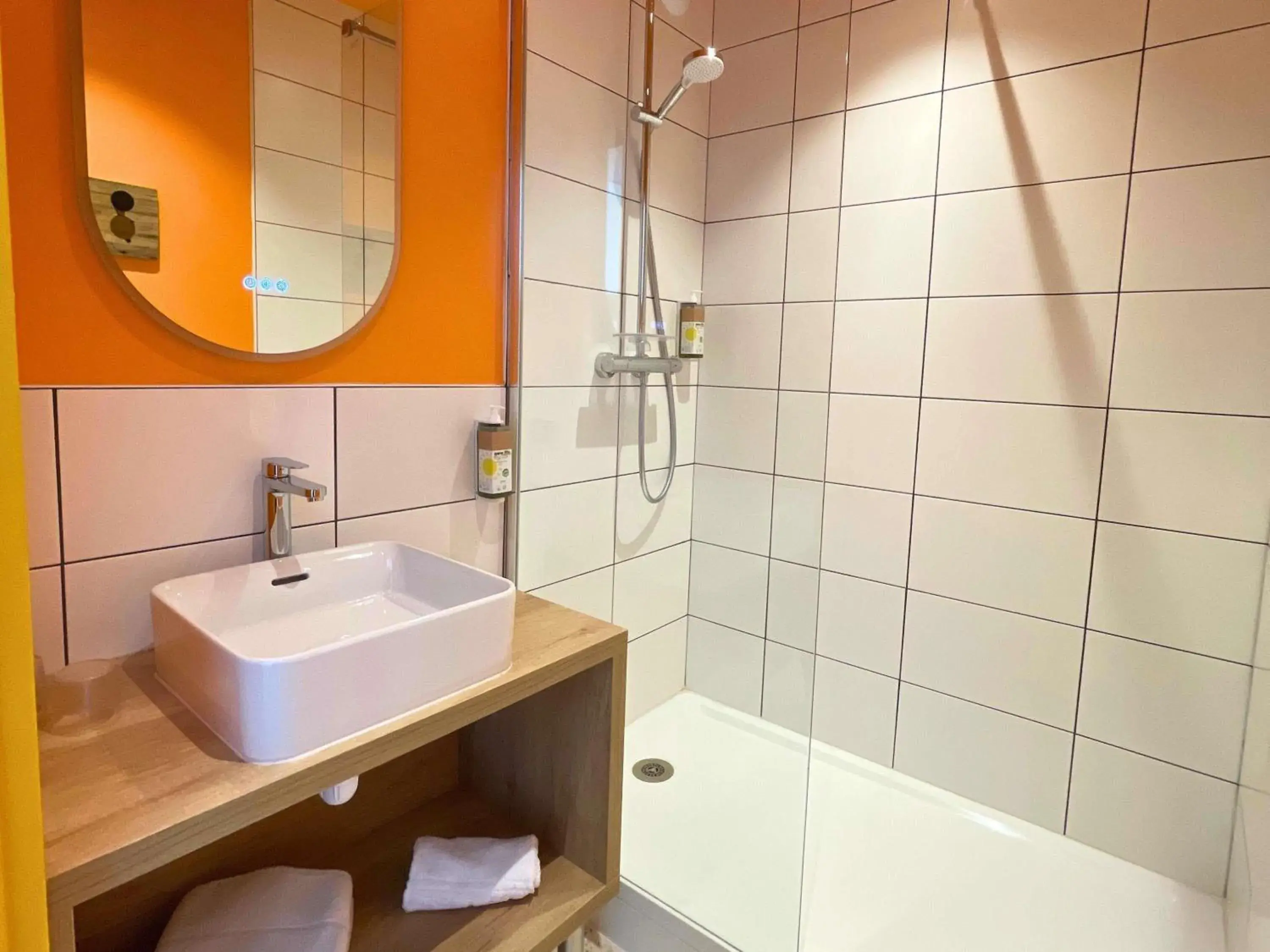 Property building in greet hotel Castets Coeur des Landes Property building in greet hotel Castets Coeur des Landes