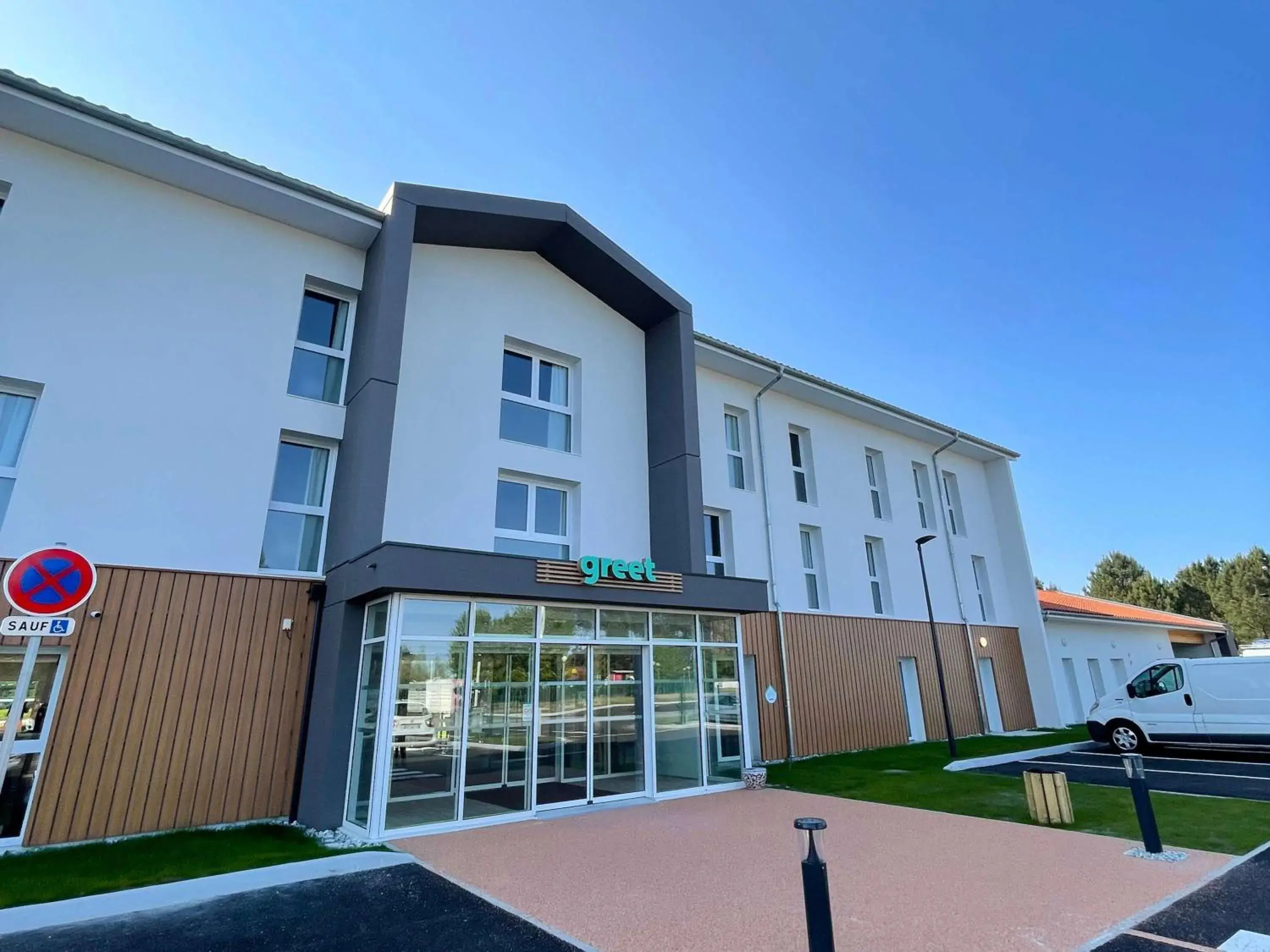 Property building in greet hotel Castets Coeur des Landes Property building in greet hotel Castets Coeur des Landes