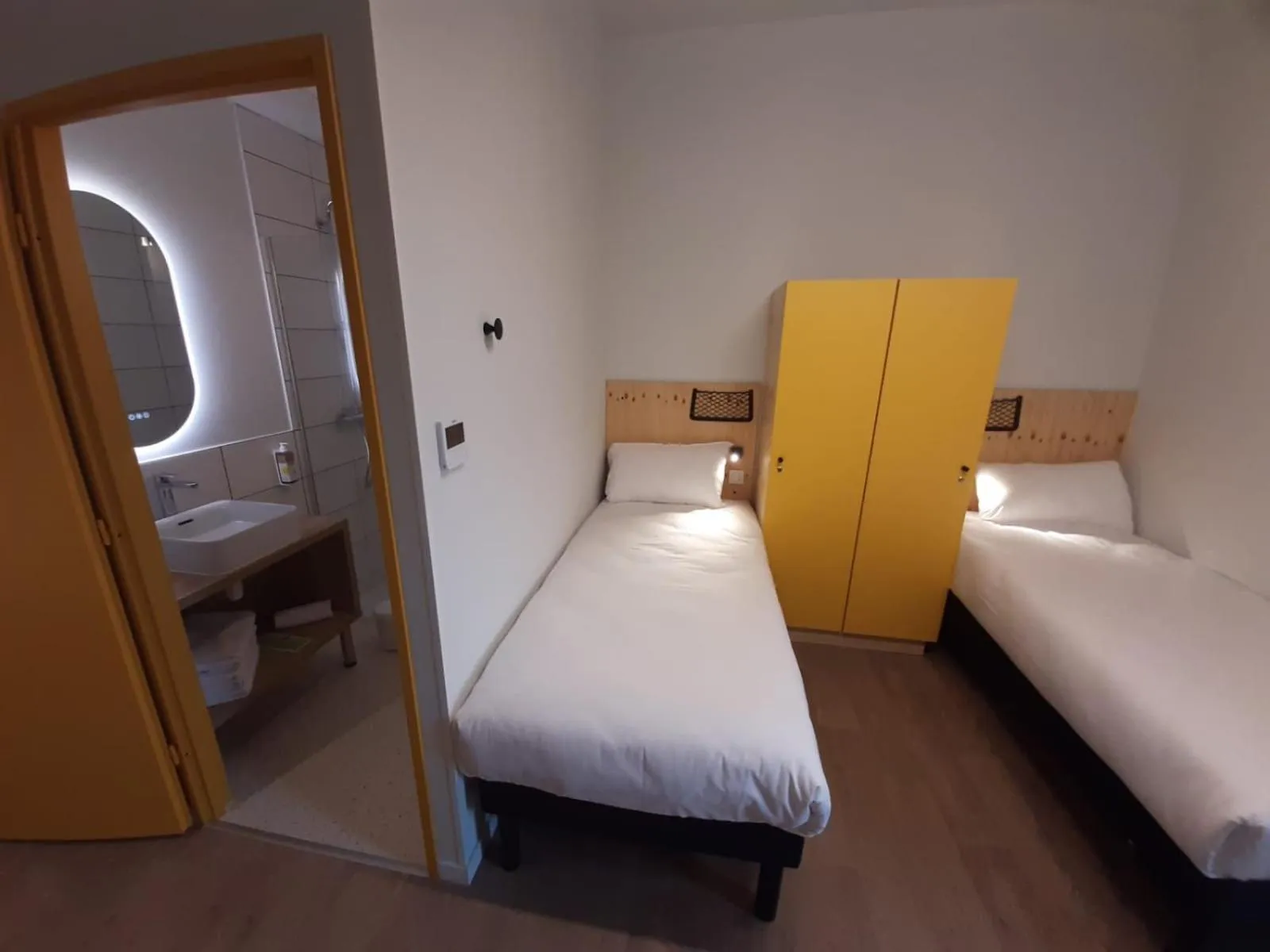 Bed in greet hotel Castets Coeur des Landes