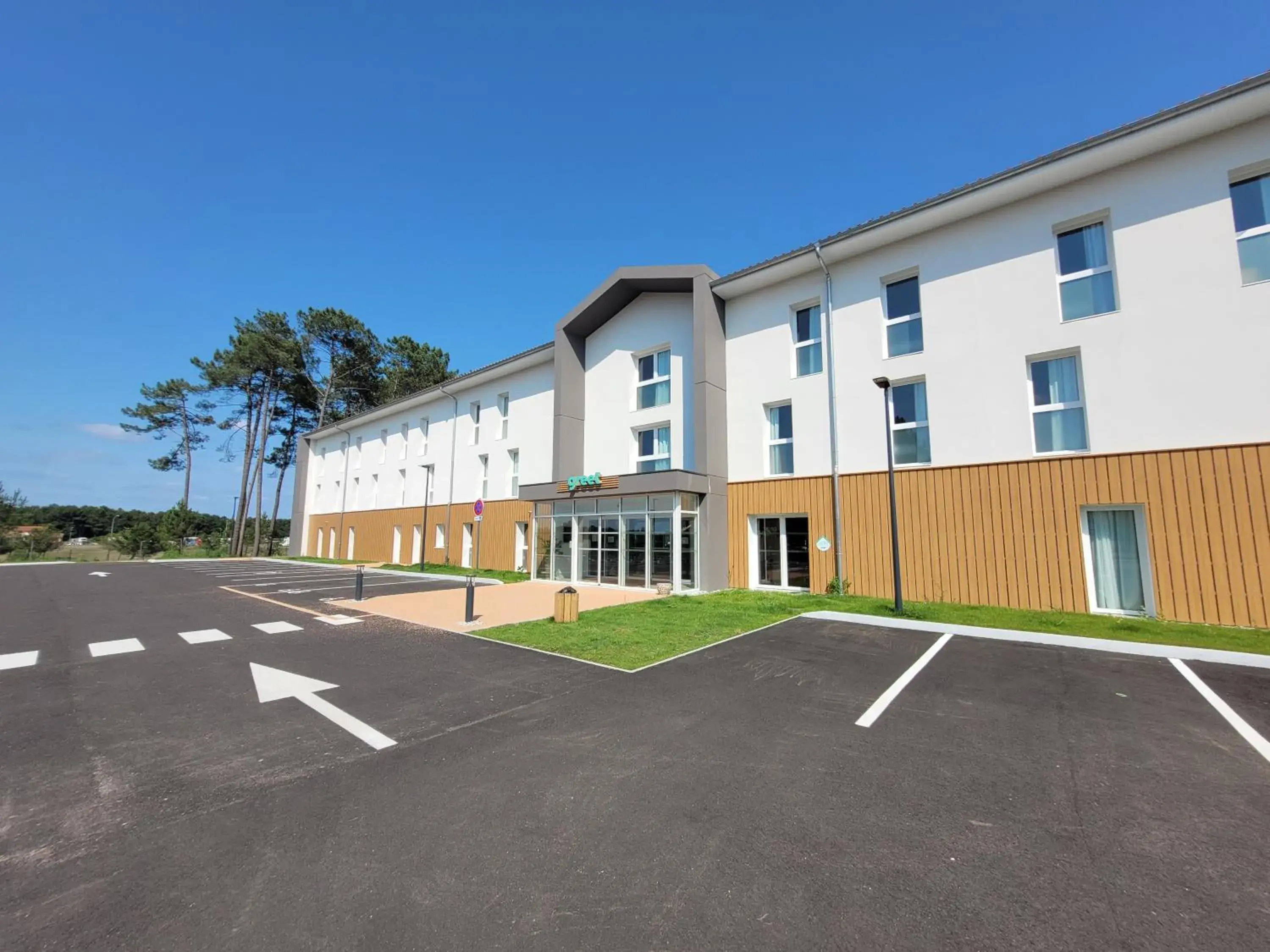 Property building in greet hotel Castets Coeur des Landes Property building in greet hotel Castets Coeur des Landes