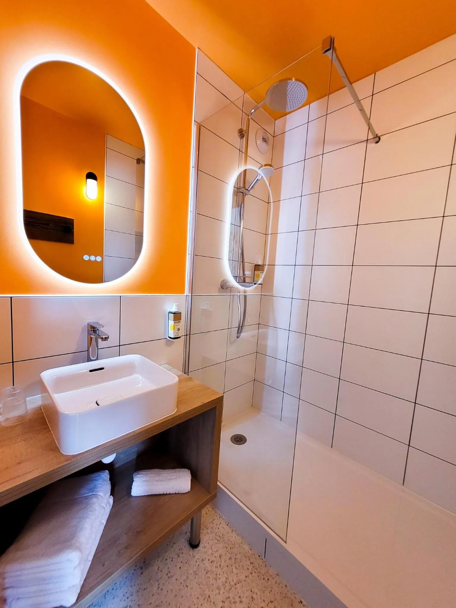 Bathroom in greet hotel Castets Coeur des Landes