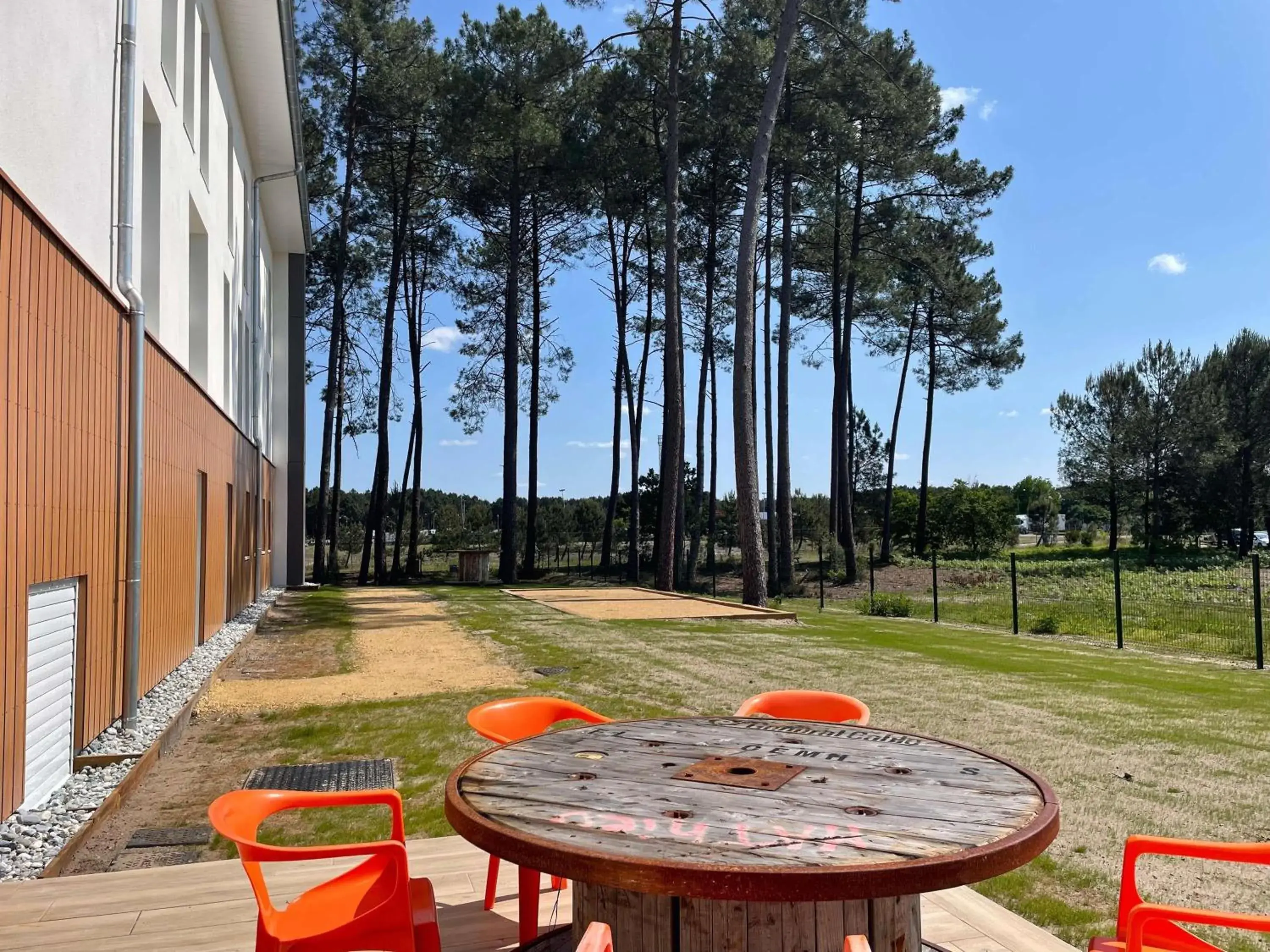 Property building in greet hotel Castets Coeur des Landes Property building in greet hotel Castets Coeur des Landes