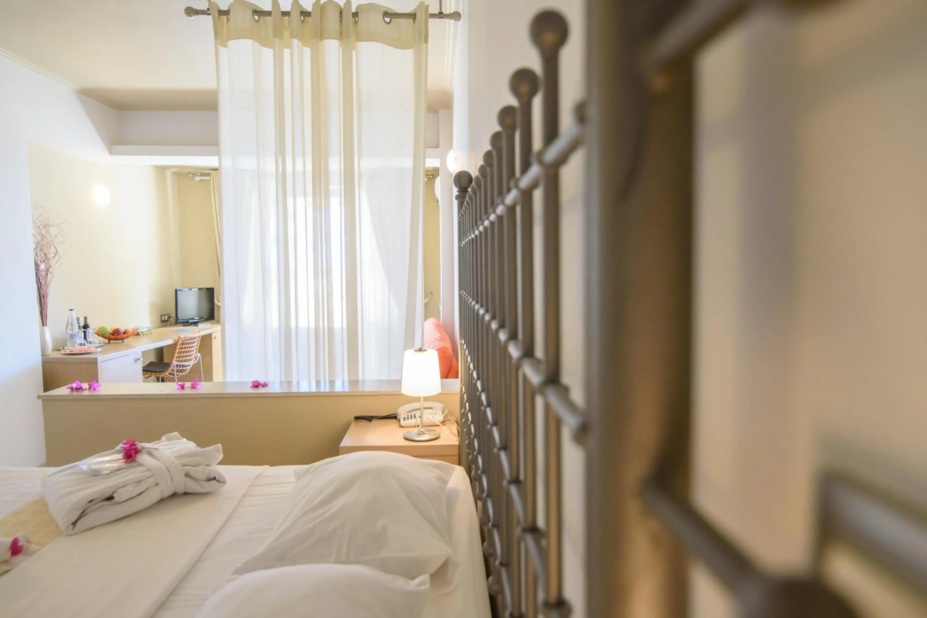 Photo of the whole room, Bed in Antinea Suites Hotel & Spa