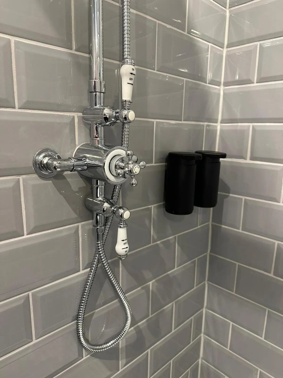 Rooms Above Sugar Boat