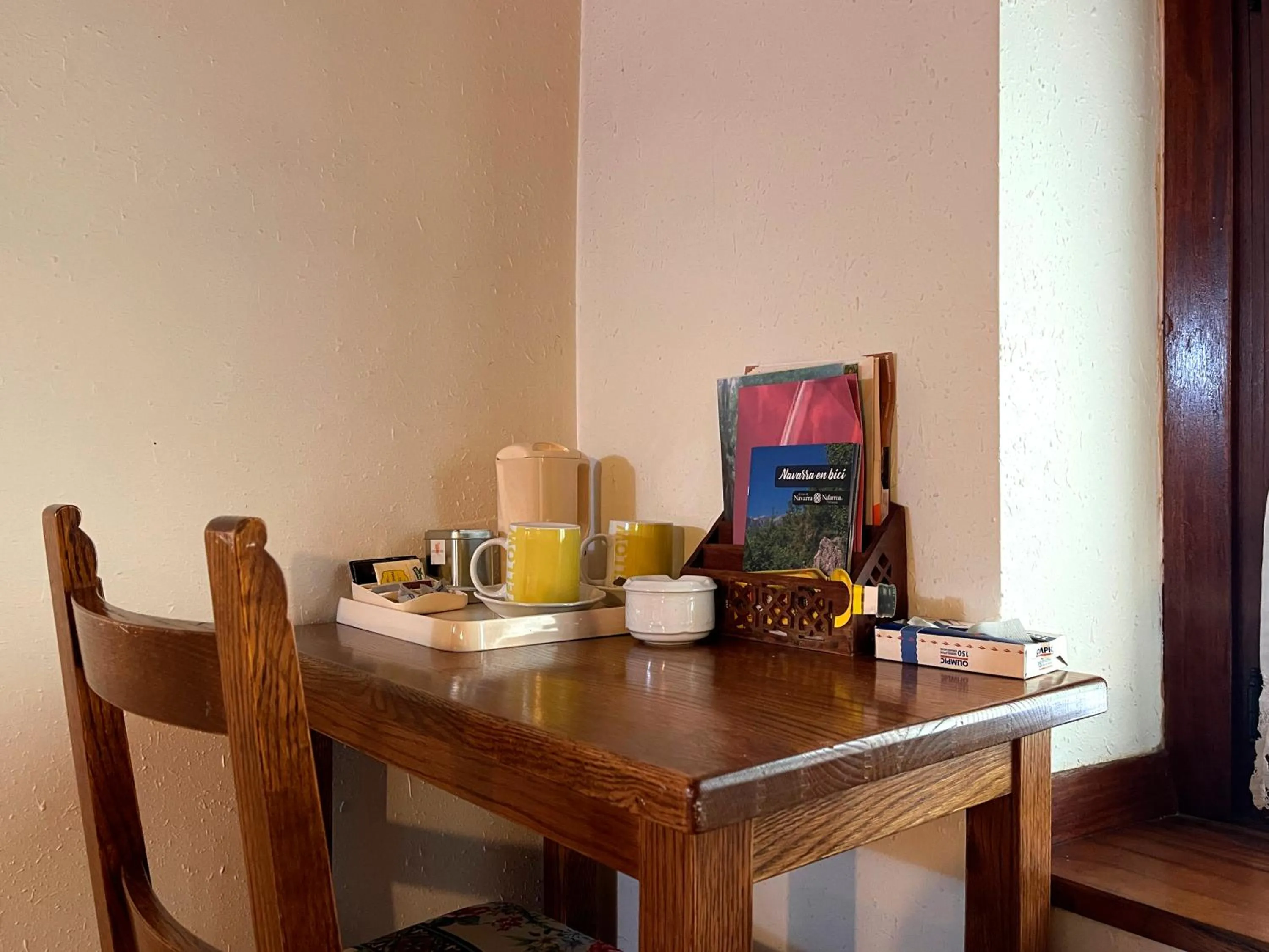 Coffee/tea facilities in Hotel Peruskenea