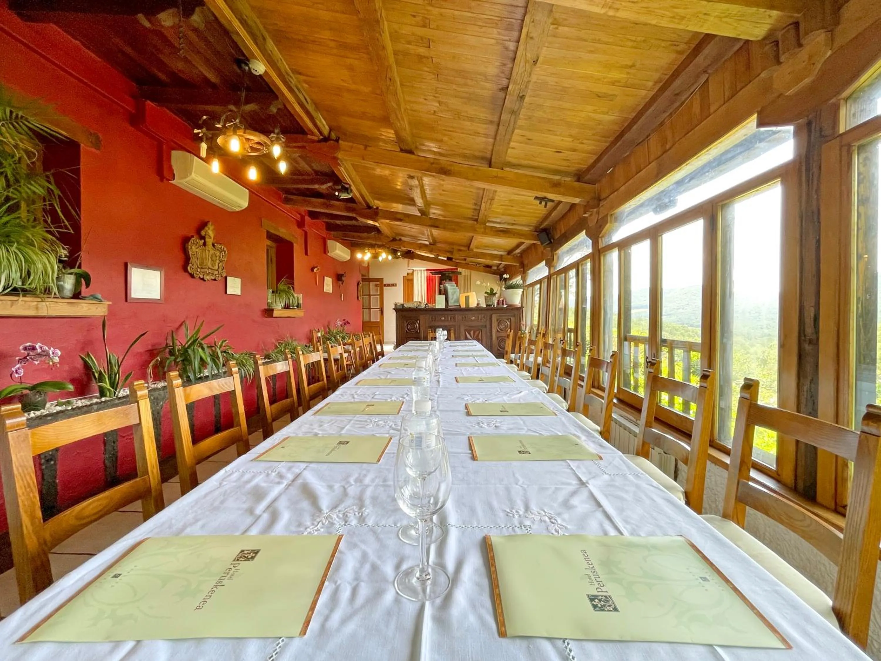 Restaurant/places to eat in Hotel Peruskenea