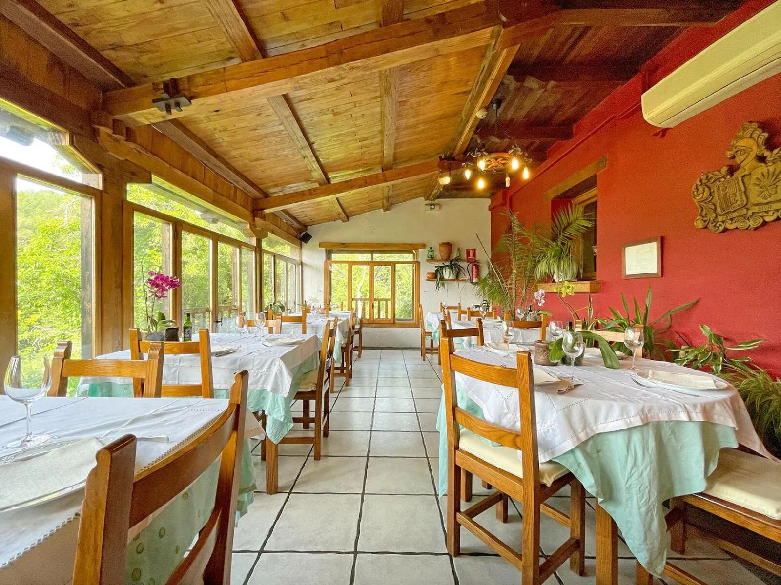 Restaurant/places to eat in Hotel Peruskenea