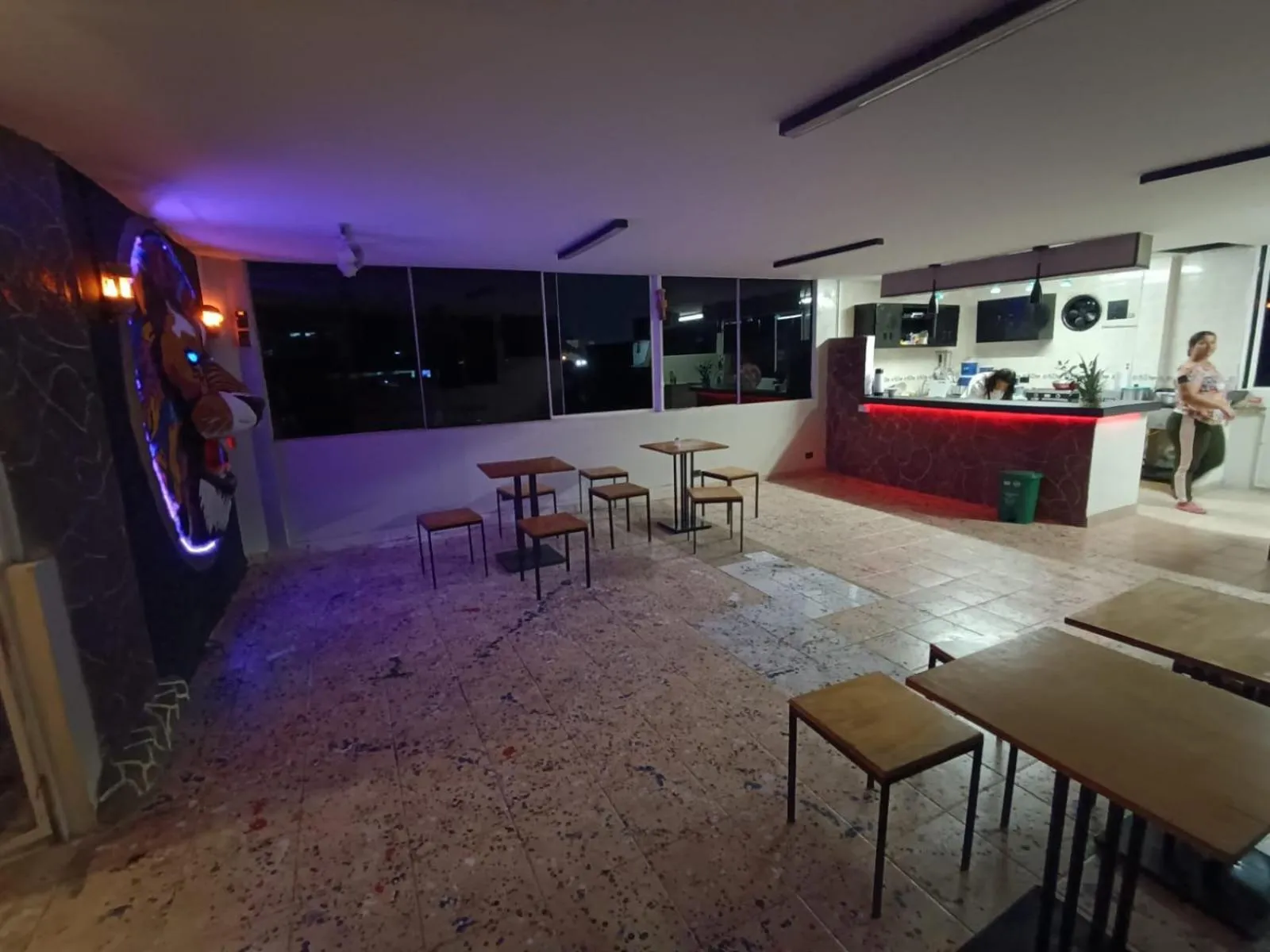 Restaurant/places to eat in Hotel Grand ilama