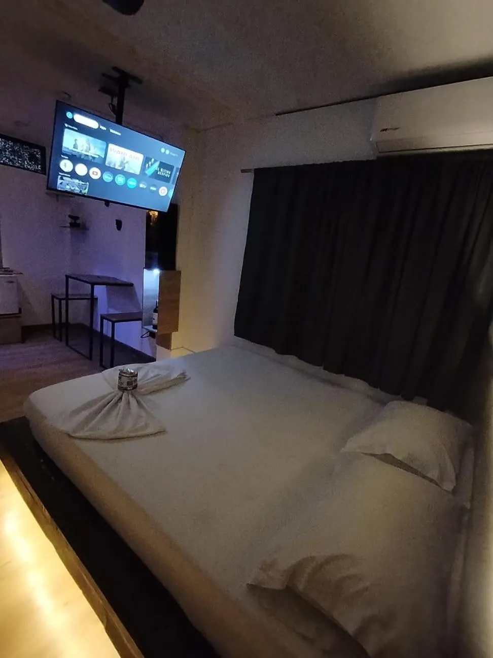 Bed in Hotel Grand ilama