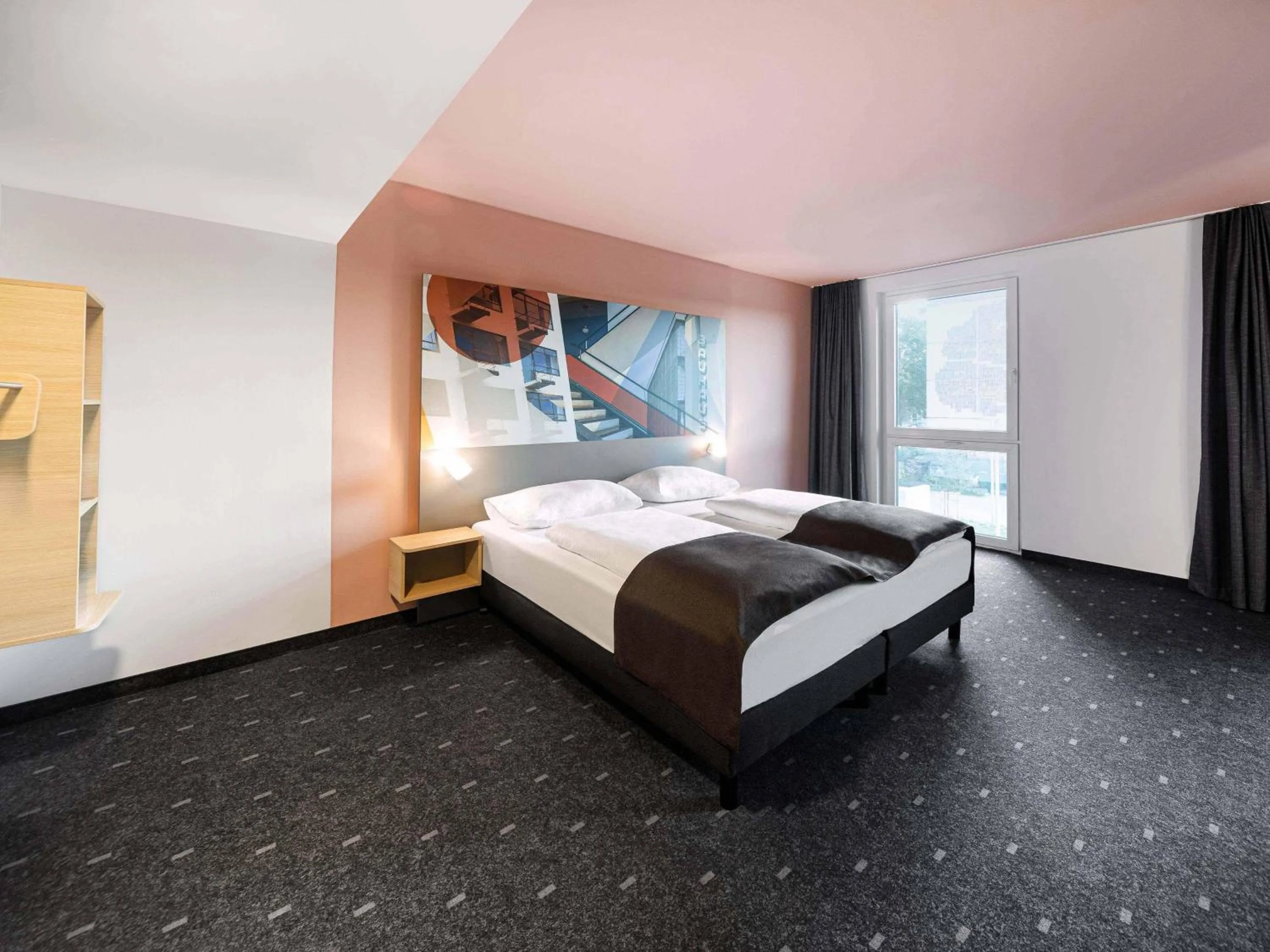 Photo of the whole room, Bed in B&B Hotel Dessau