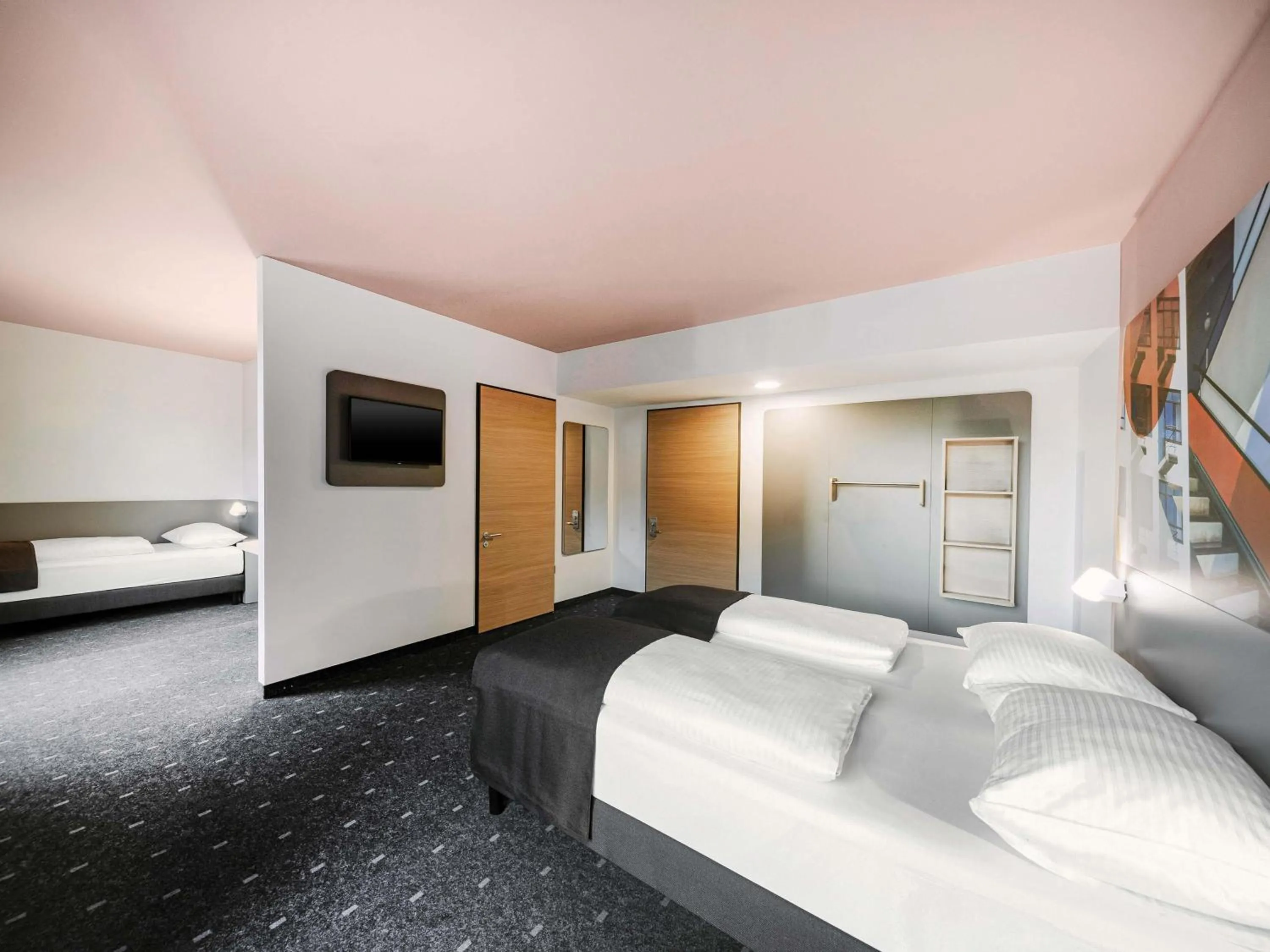 Photo of the whole room, Bed in B&B Hotel Dessau