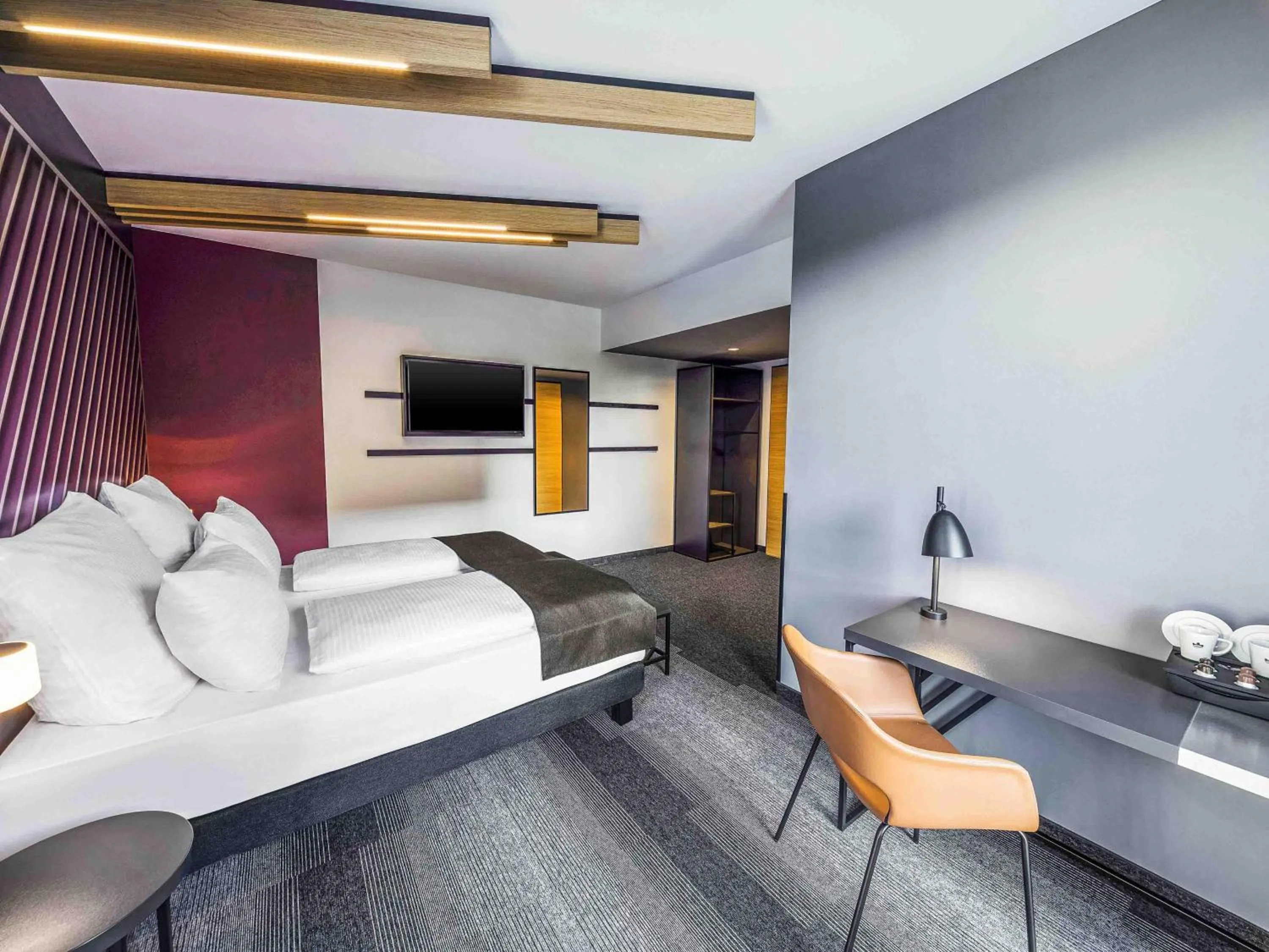 Photo of the whole room, Bed in B&B Hotel Dessau