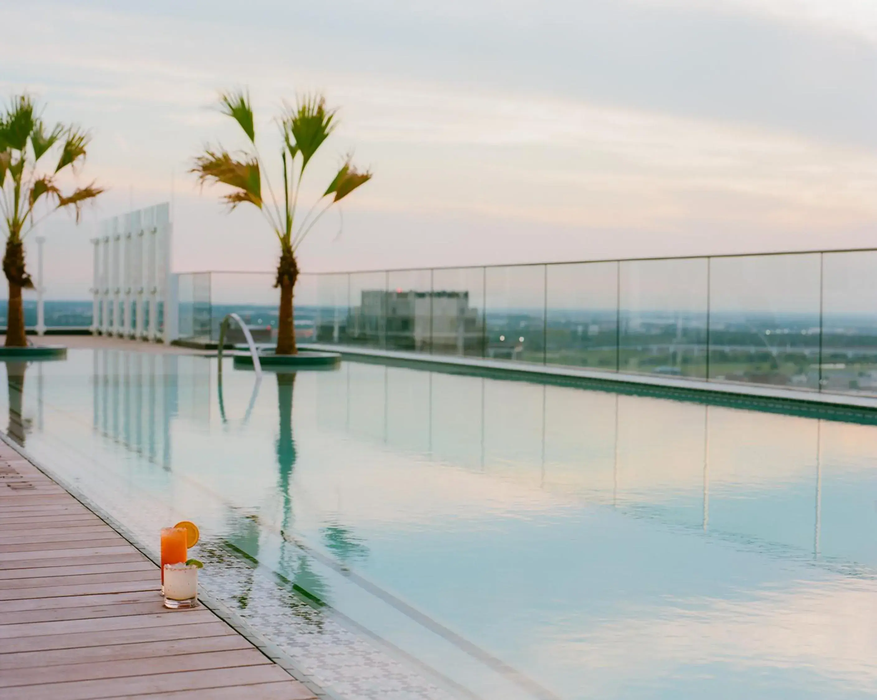 Swimming pool in Hôtel Swexan Swimming pool in Hôtel Swexan