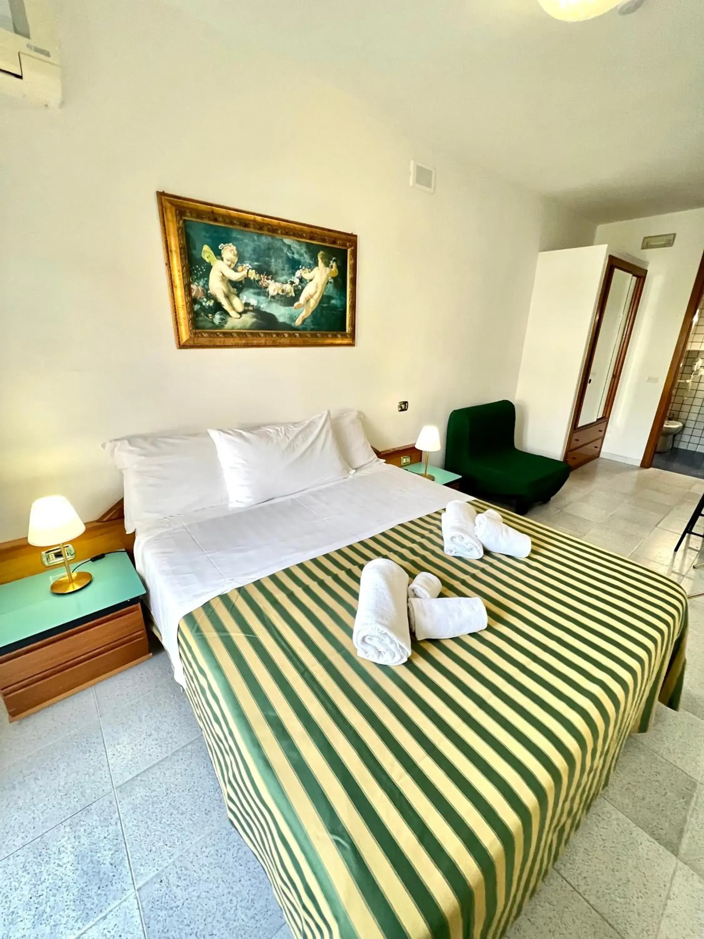 Bedroom, Bed in Hotel Minerva Bedroom, Bed in Hotel Minerva