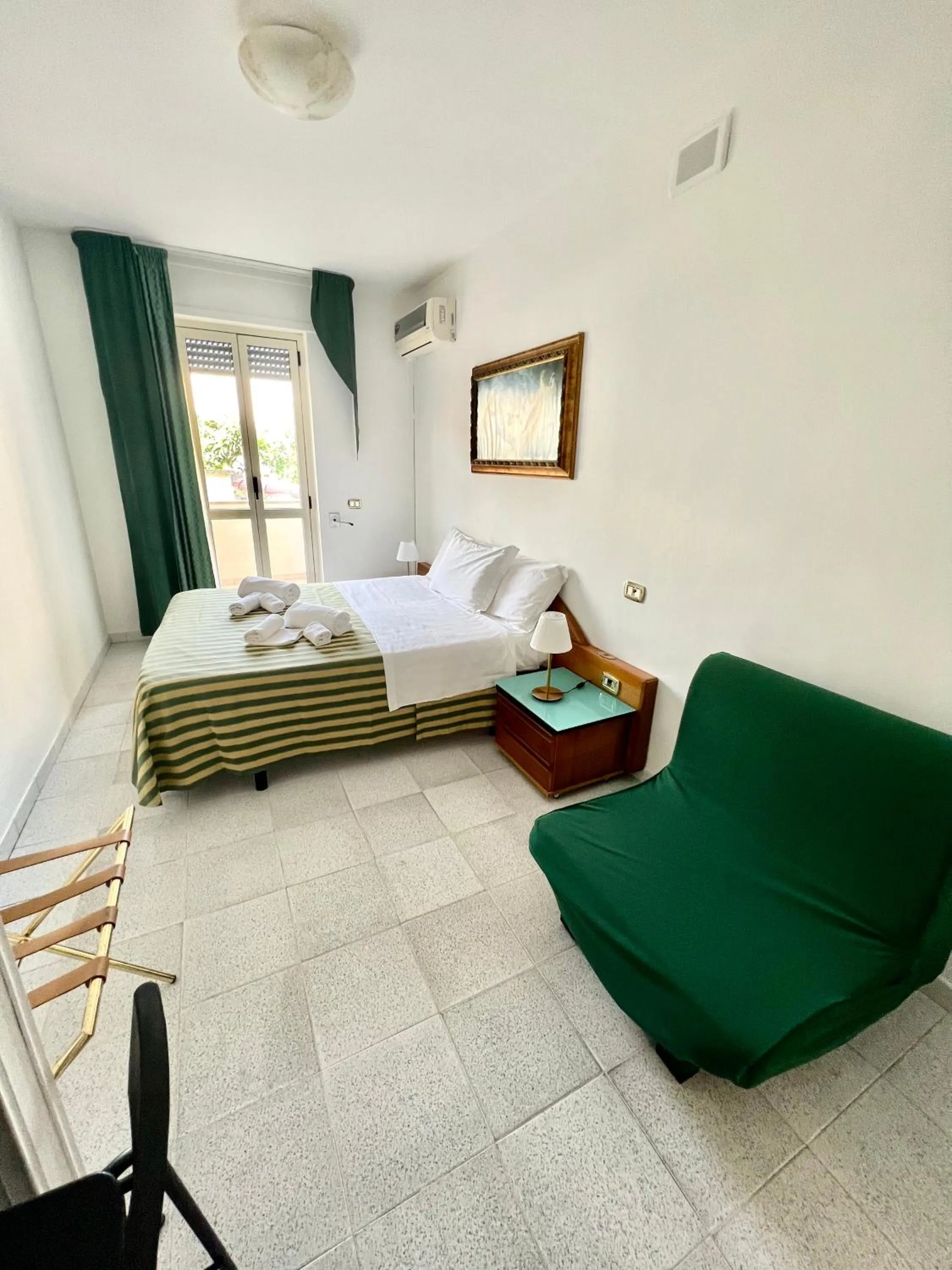 Photo of the whole room, Bed in Hotel Minerva