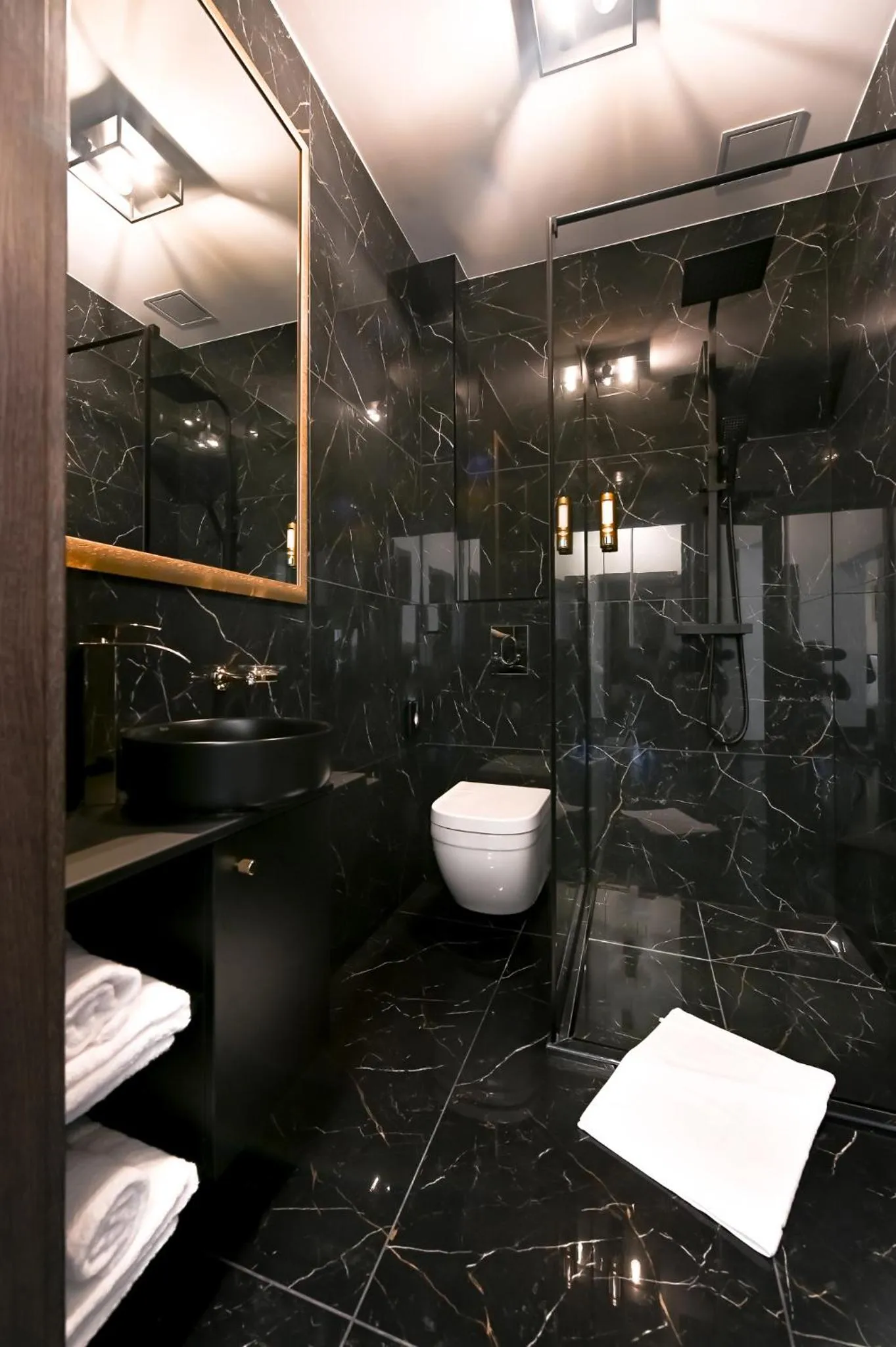 Diamond svečių namai