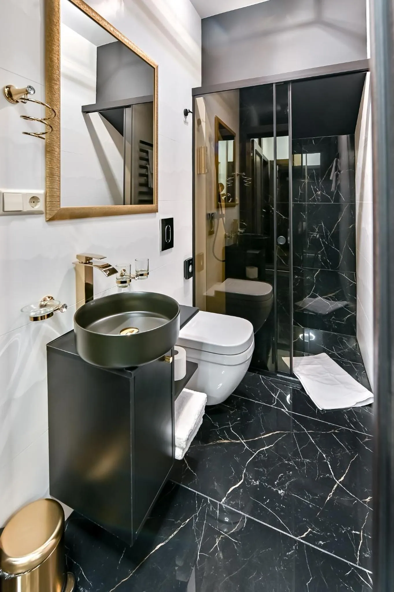 Diamond svečių namai