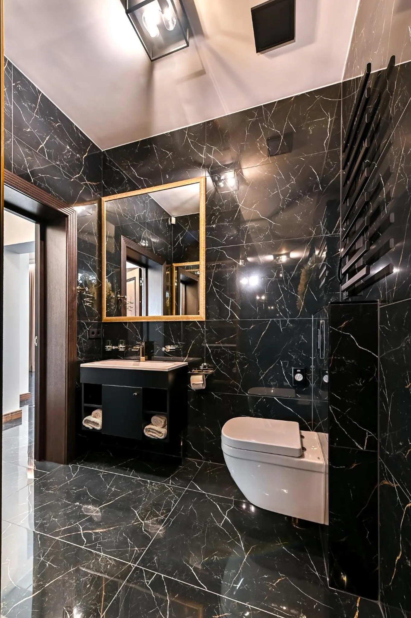 Diamond svečių namai