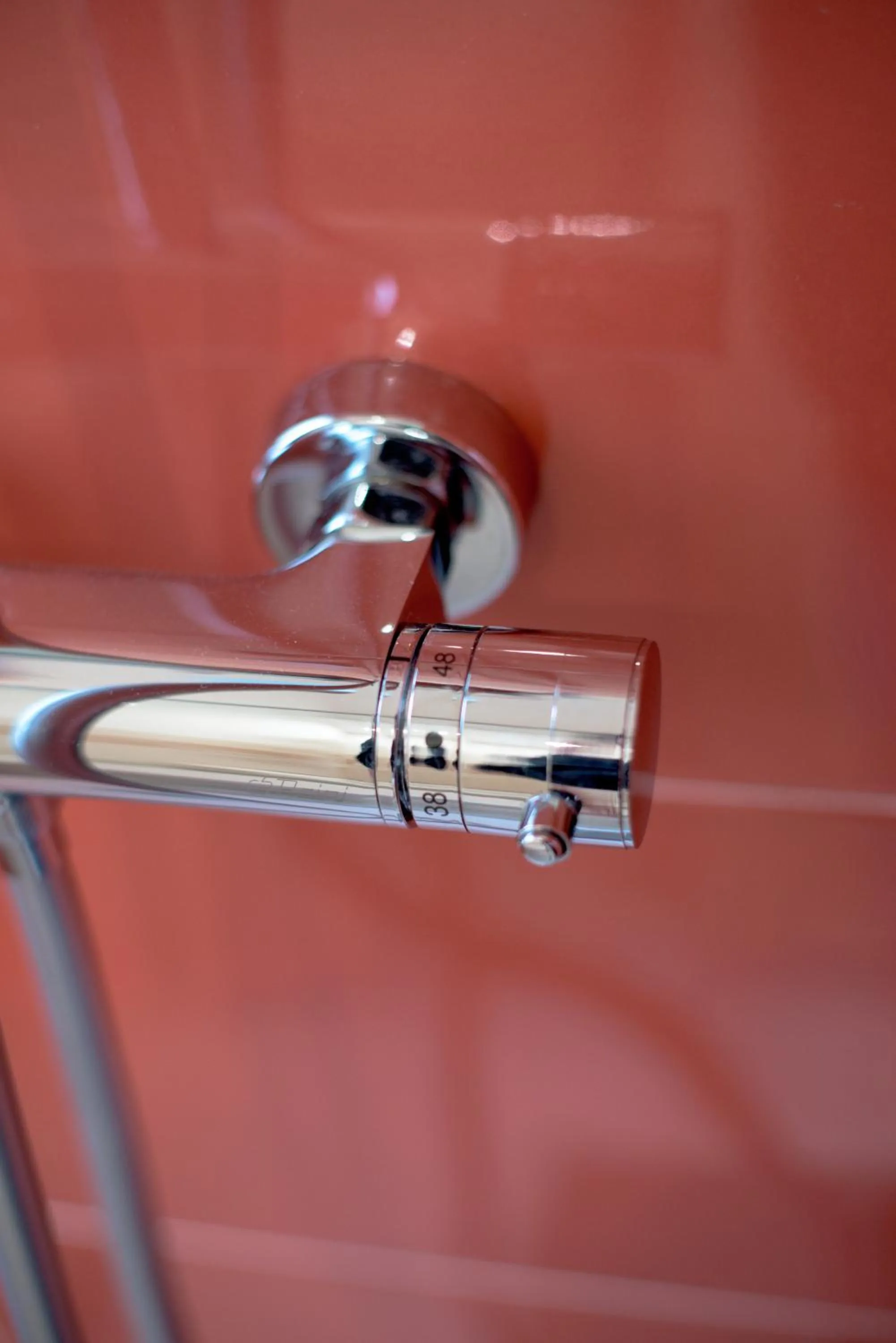 Shower in Rocciola Home