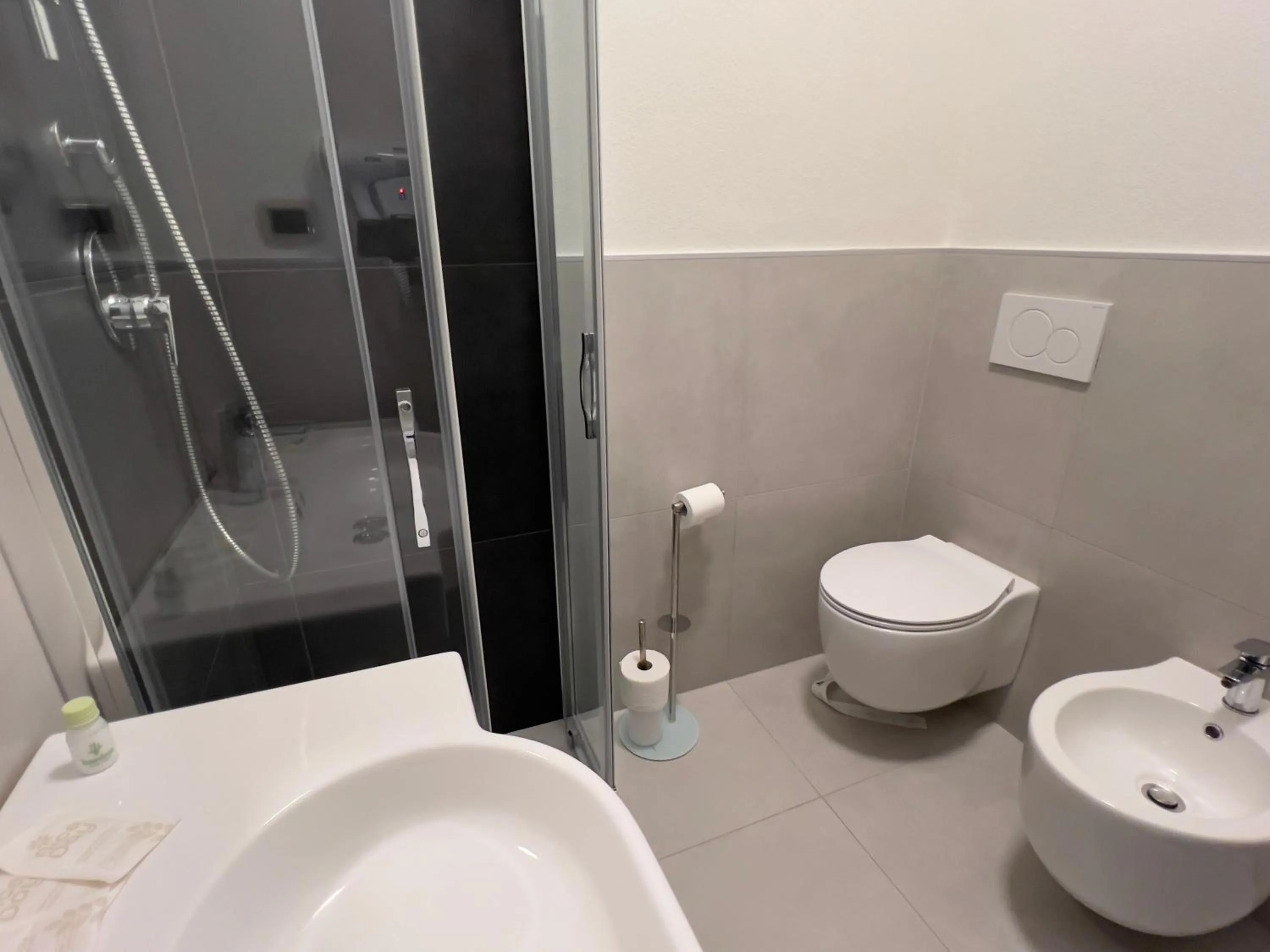 Shower in Hotel Regina del Bosco