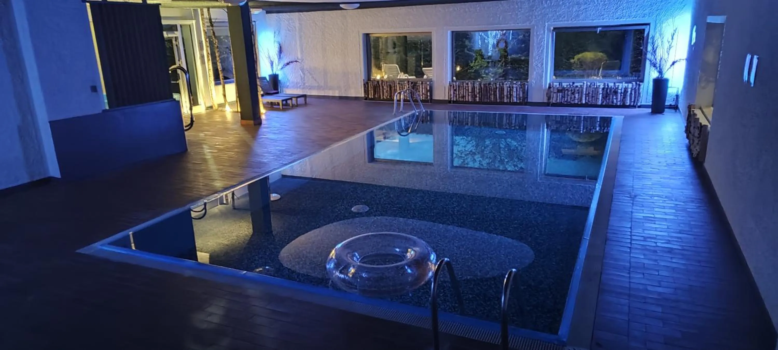 Swimming pool in Hotel Regina del Bosco