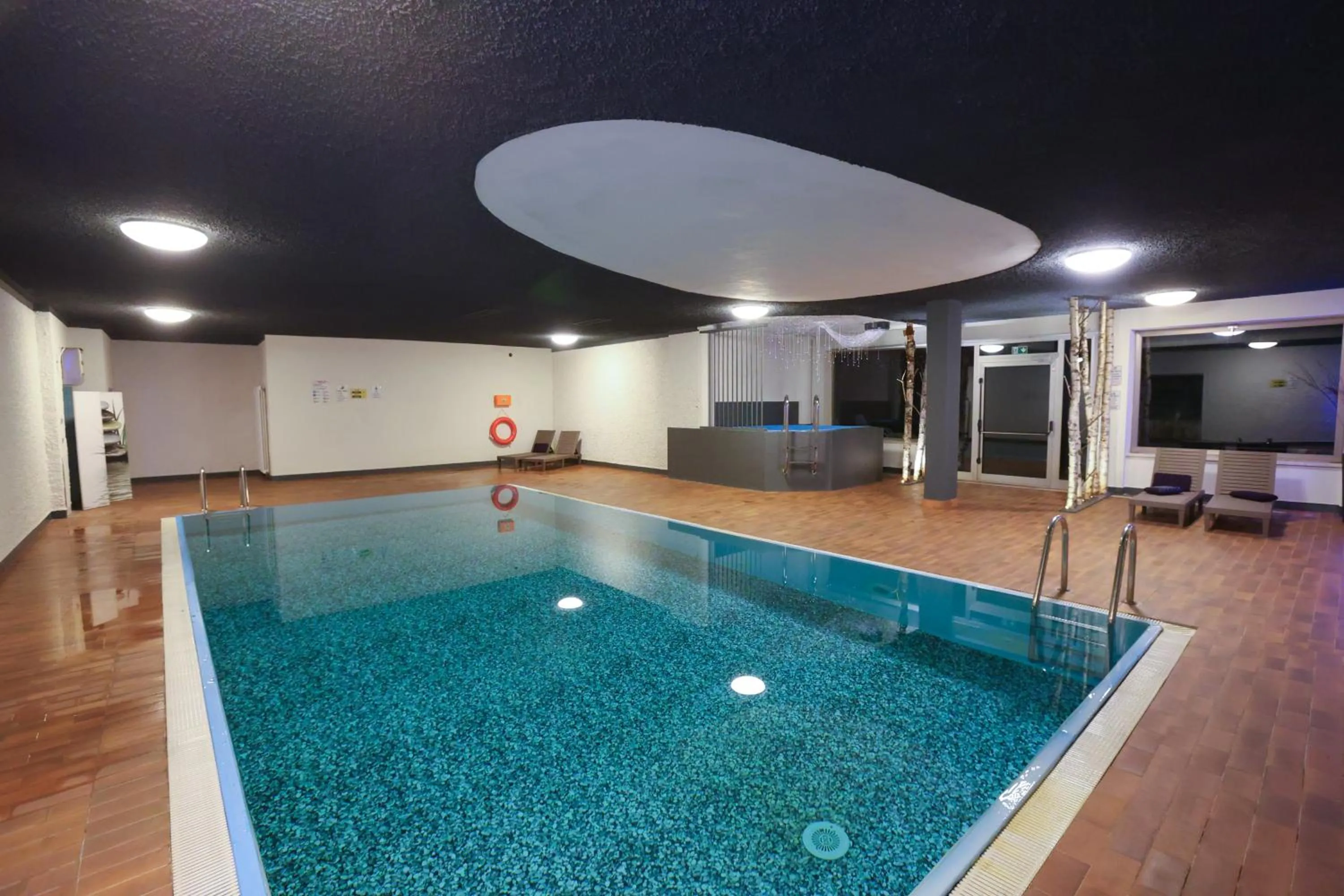 Swimming pool in Hotel Regina del Bosco