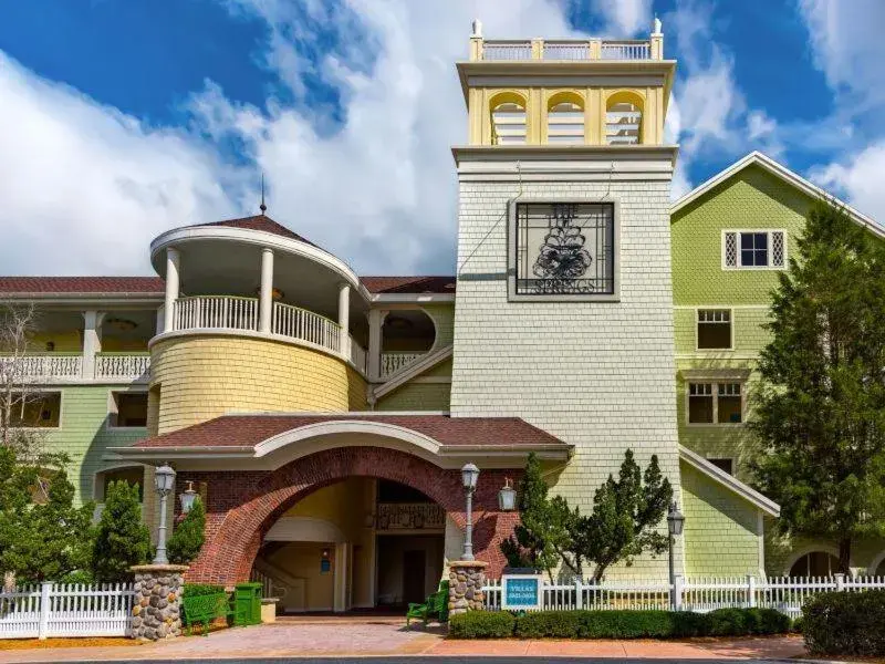 Property Building in Disney's Saratoga Springs Resort & Spa Property Building in Disney's Saratoga Springs Resort & Spa