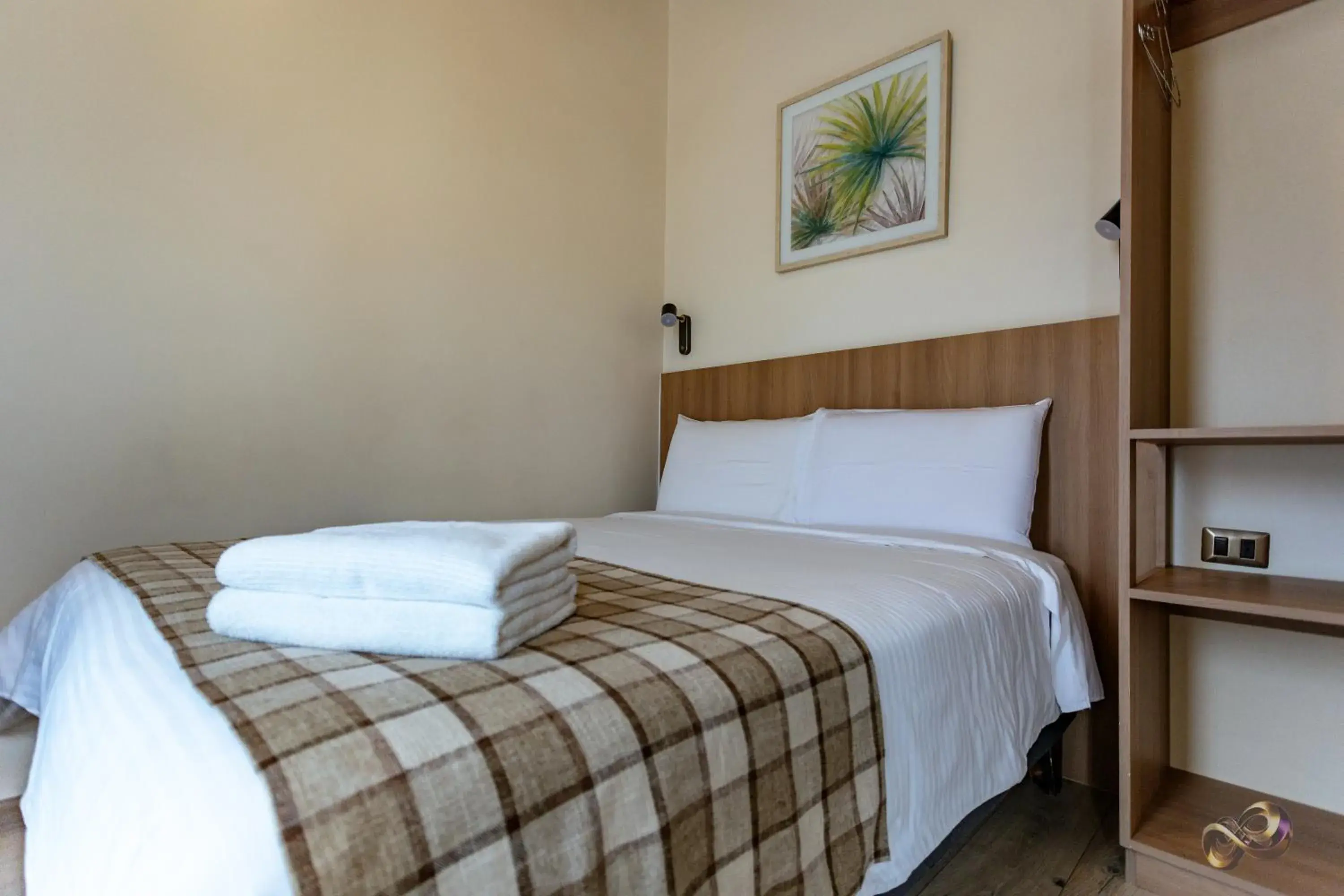 Standard Double Room in Vistara Suites Standard Double Room in Vistara Suites