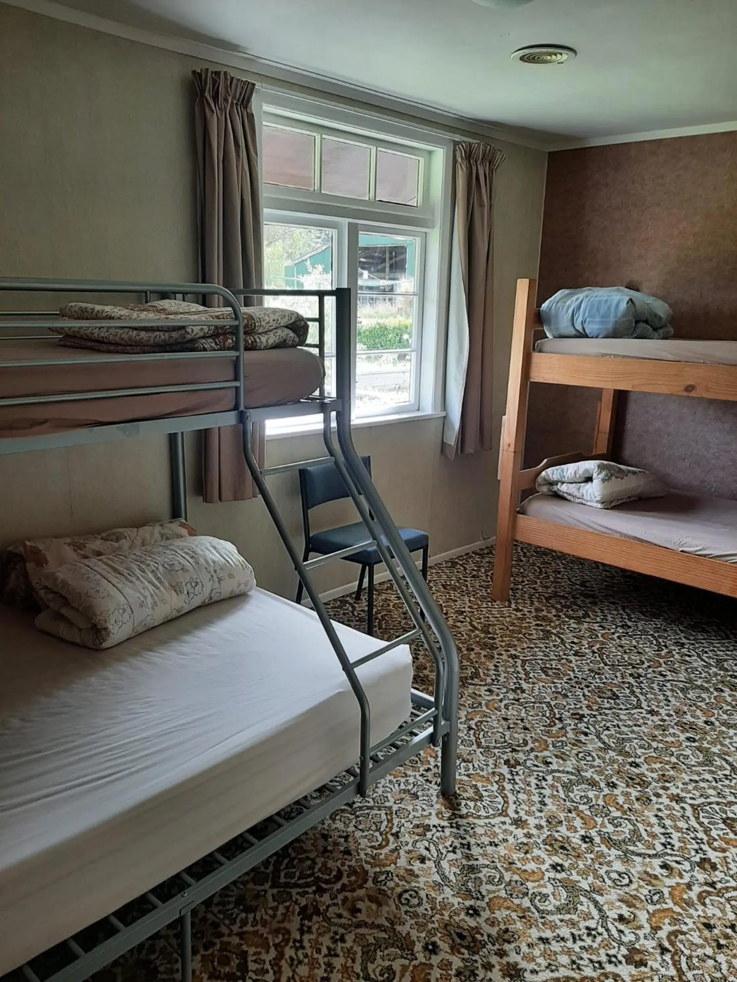 Bed in The Crossing Lodge & Backpackers