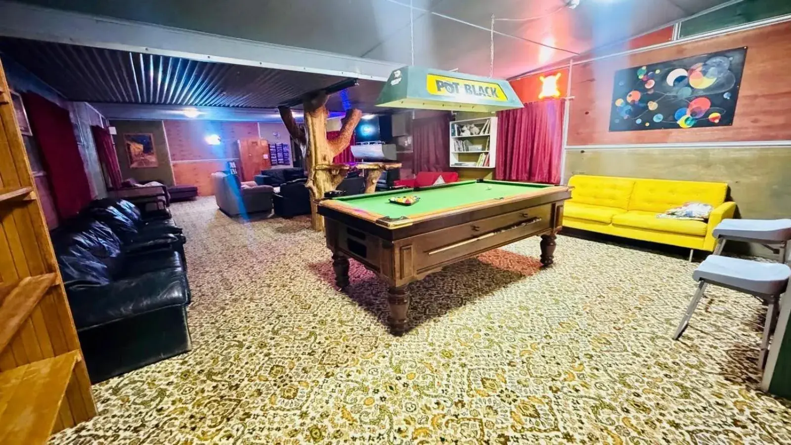 The Crossing Lodge & Backpackers The Crossing Lodge & Backpackers