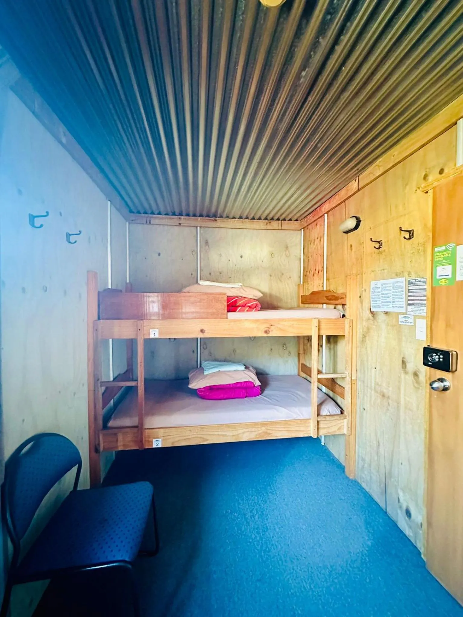 bunk bed, Bed in The Crossing Lodge & Backpackers