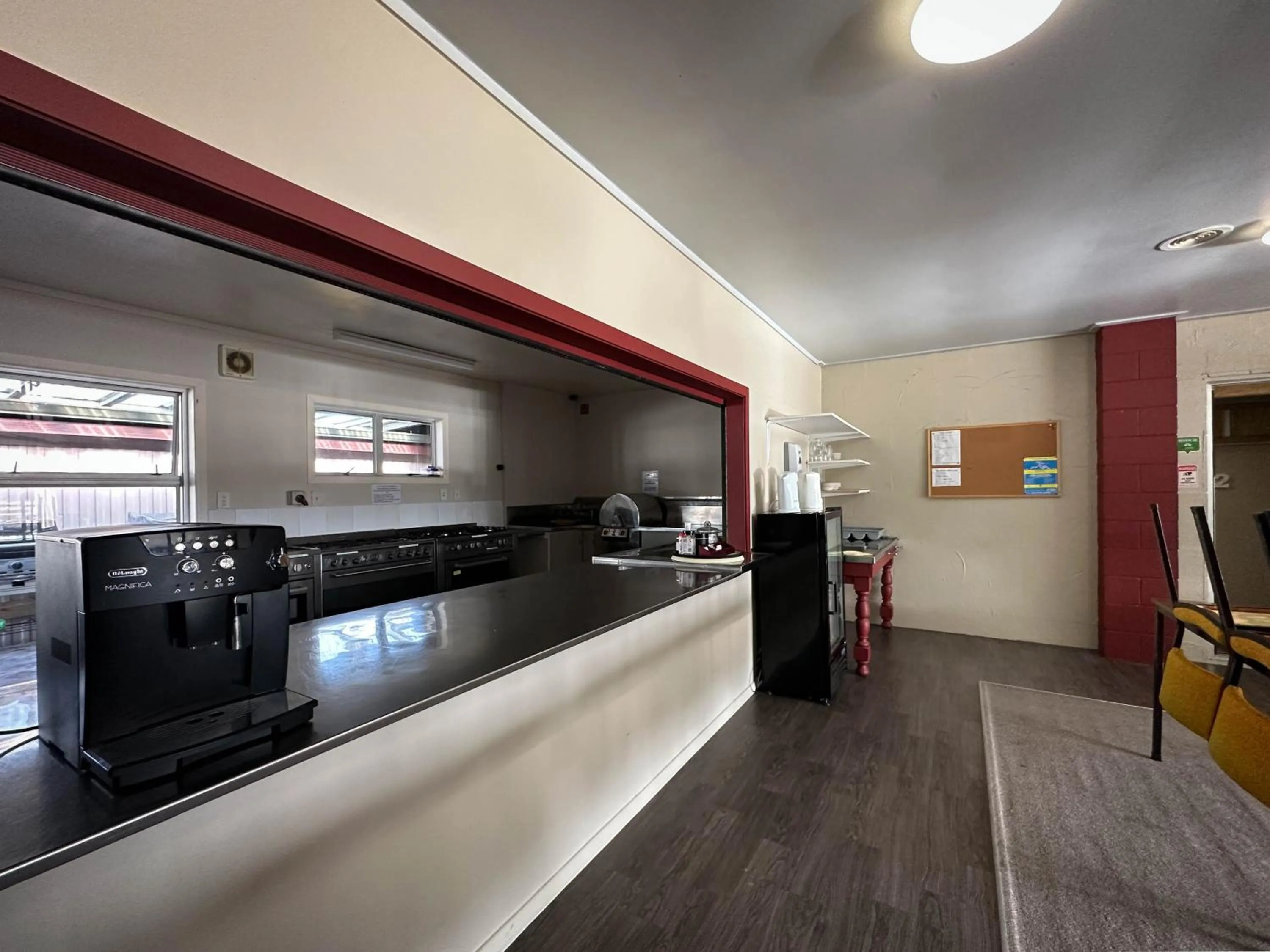 Kitchen or kitchenette in The Crossing Lodge & Backpackers