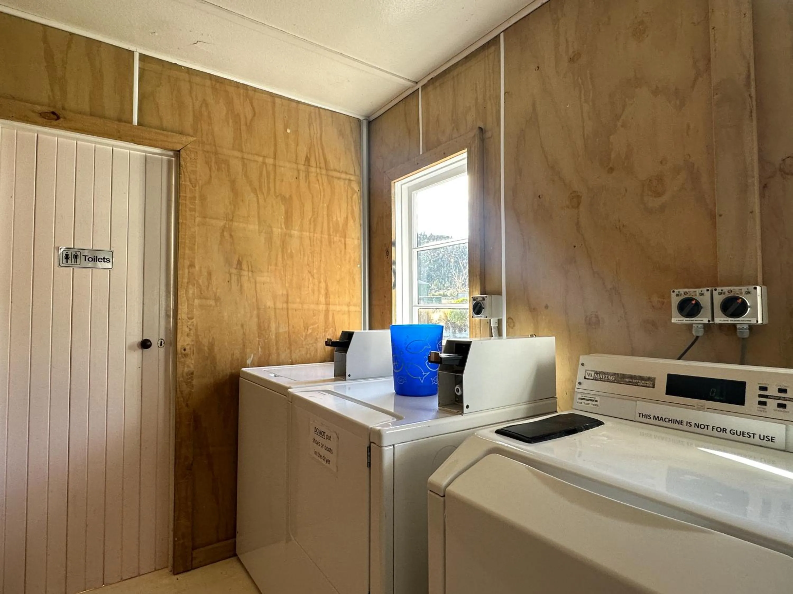 laundry in The Crossing Lodge & Backpackers