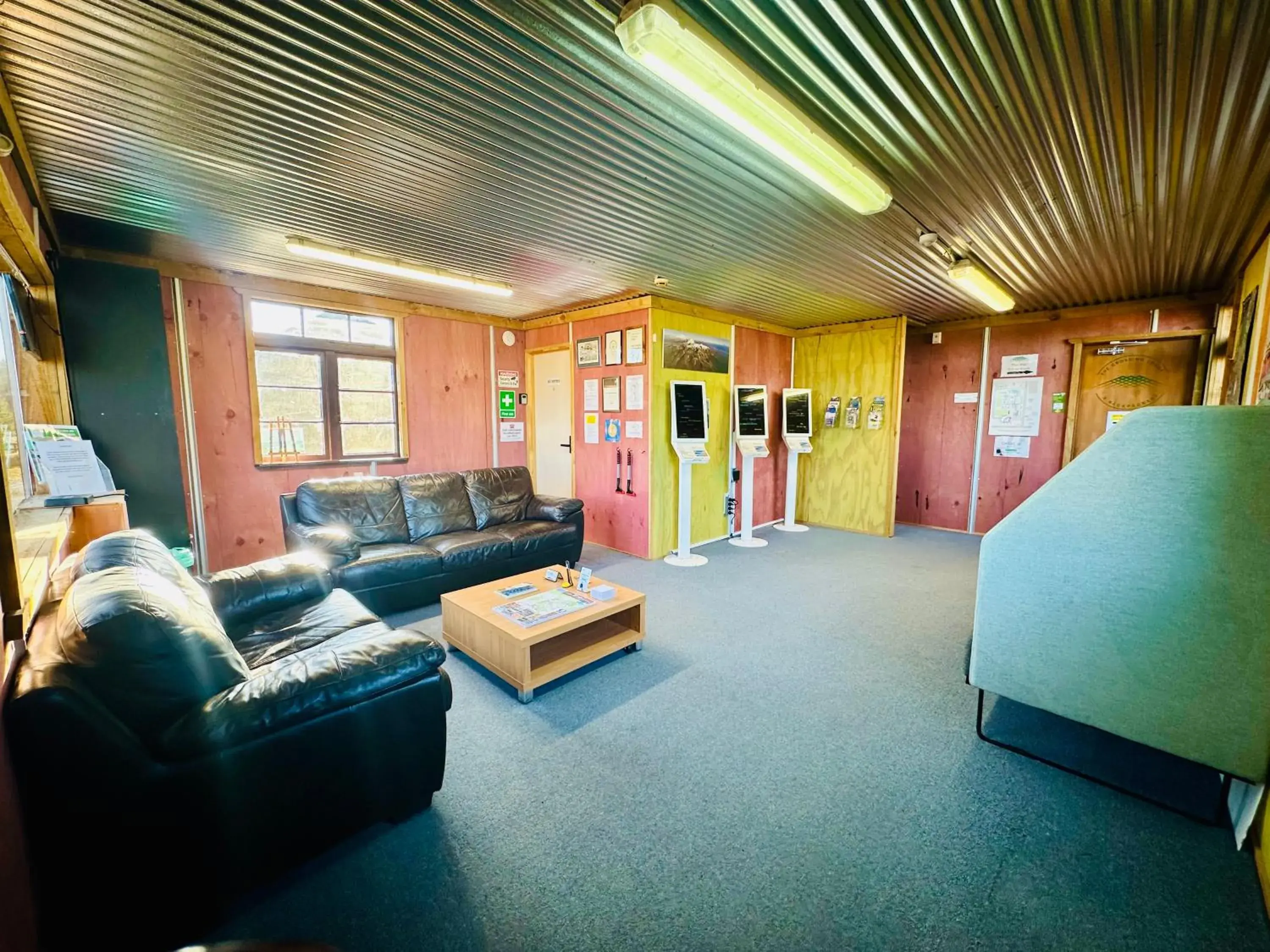 The Crossing Lodge & Backpackers The Crossing Lodge & Backpackers