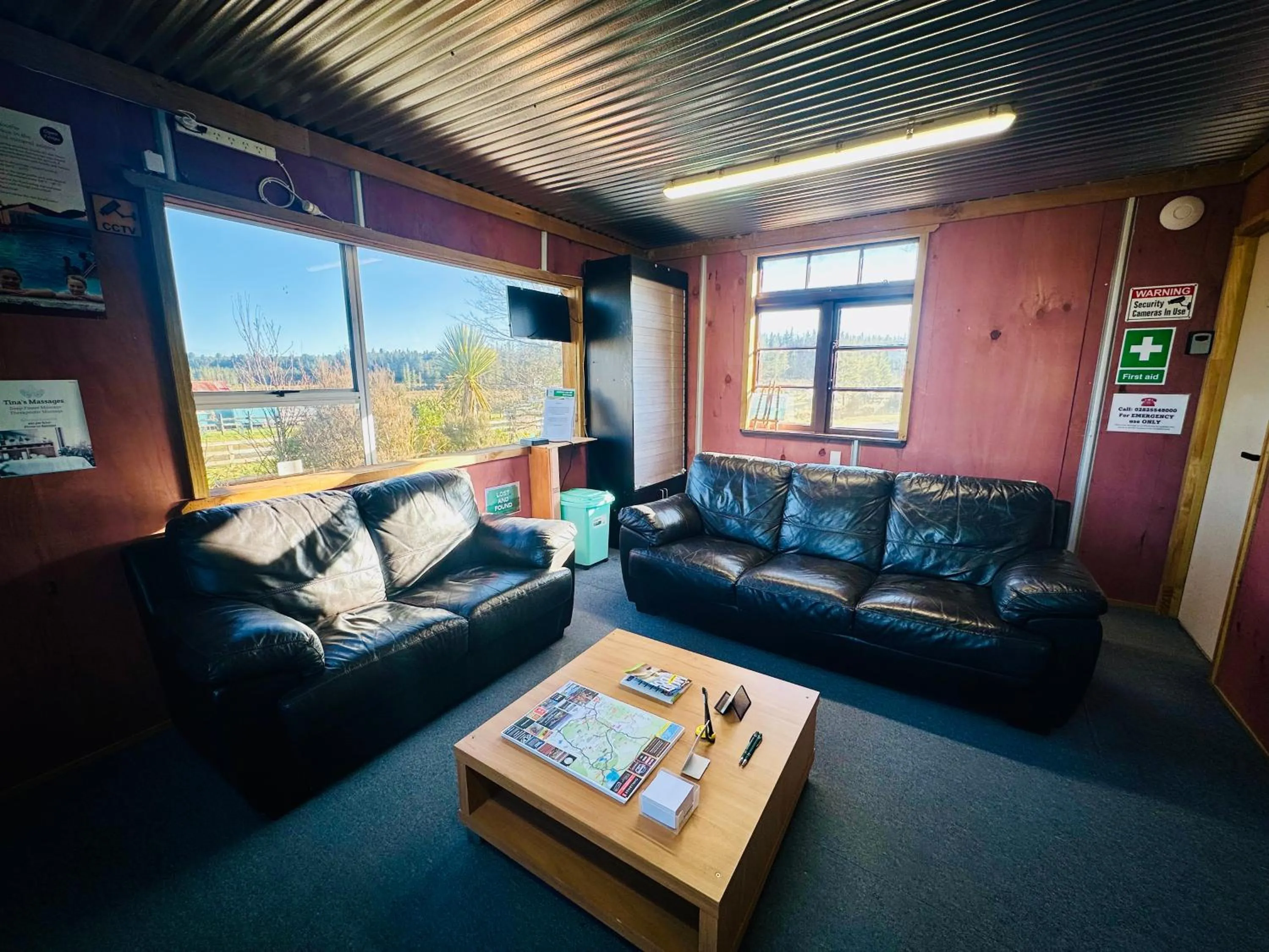 Seating area in The Crossing Lodge & Backpackers