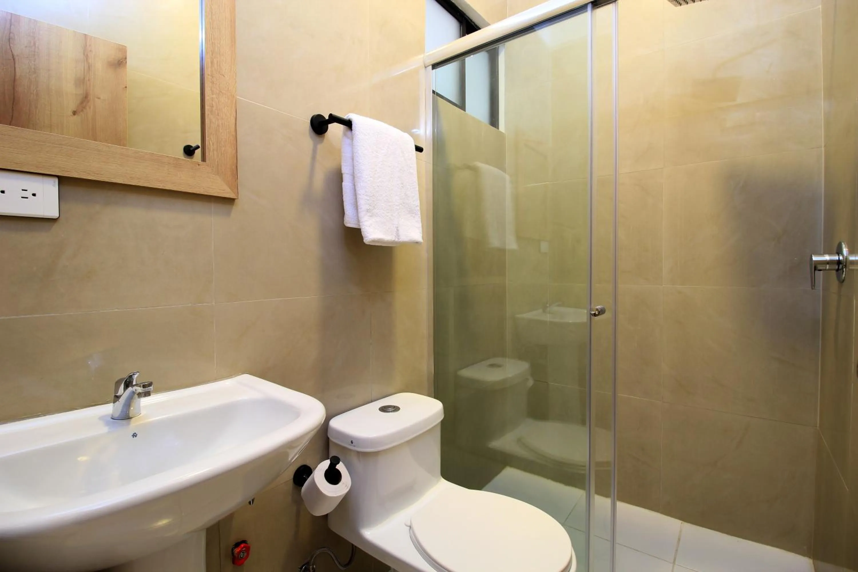 Shower in Apart Hotel Casa Blanca